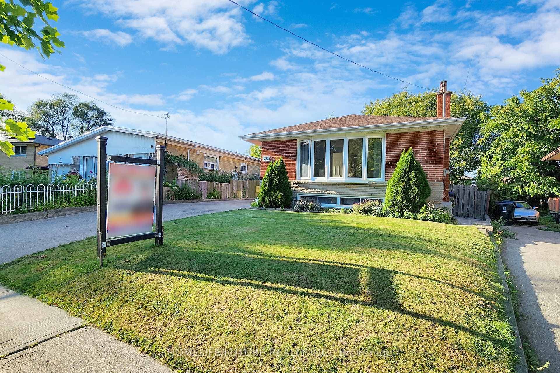 30 Calumet Crescent photo 3