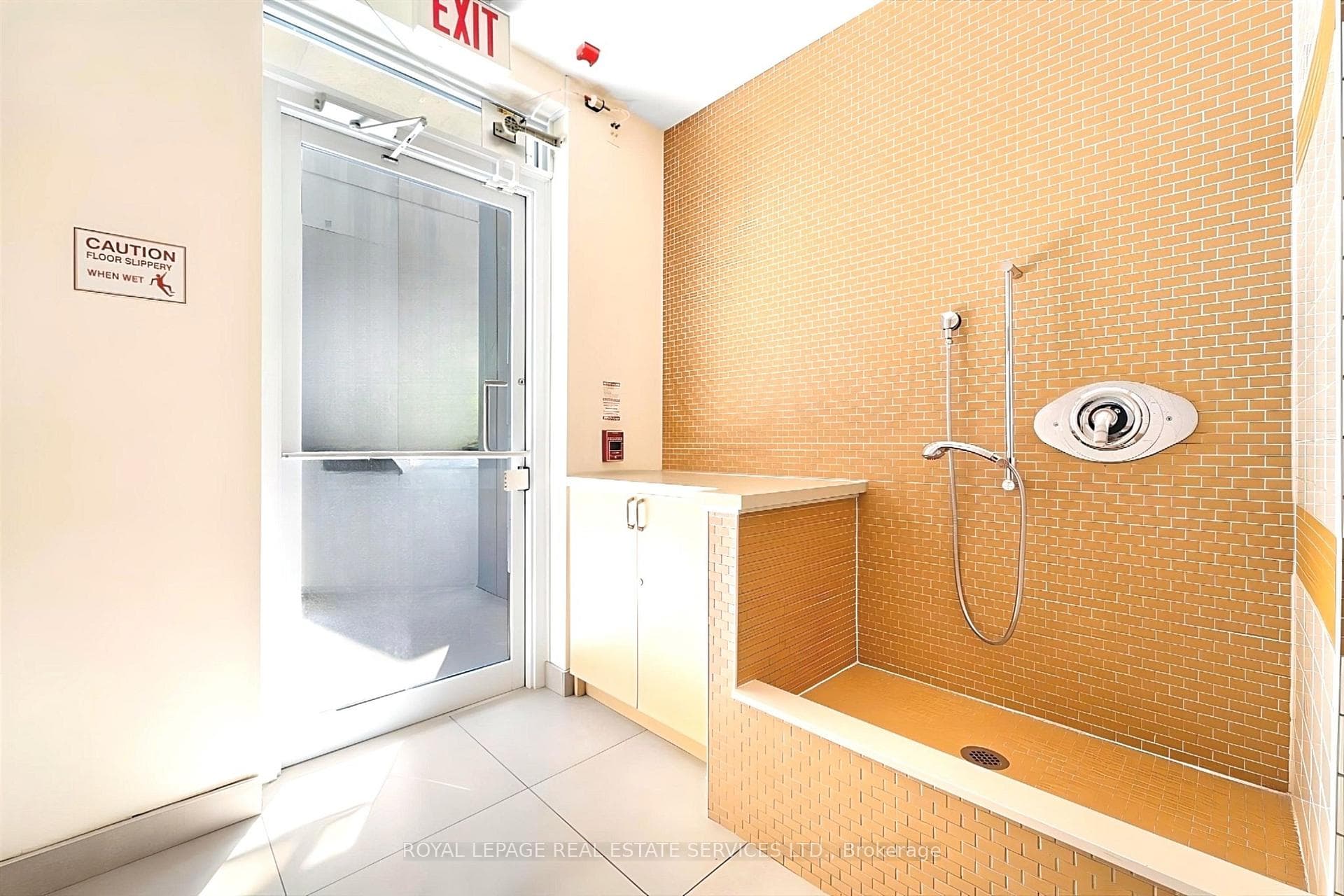 5 Hanna Avenue Unit 610 photo 24