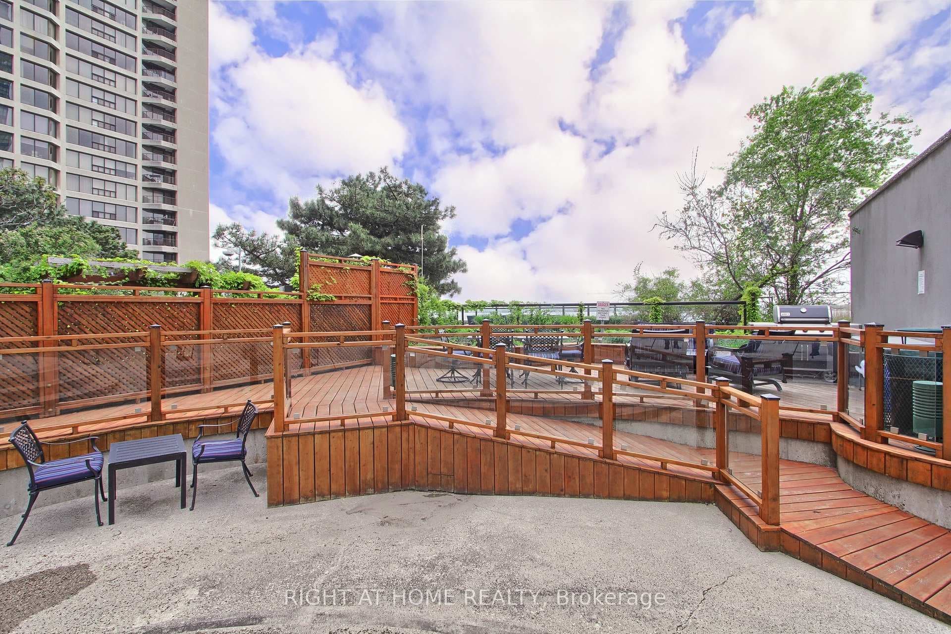 77 Harbour Square Unit 504 photo 14