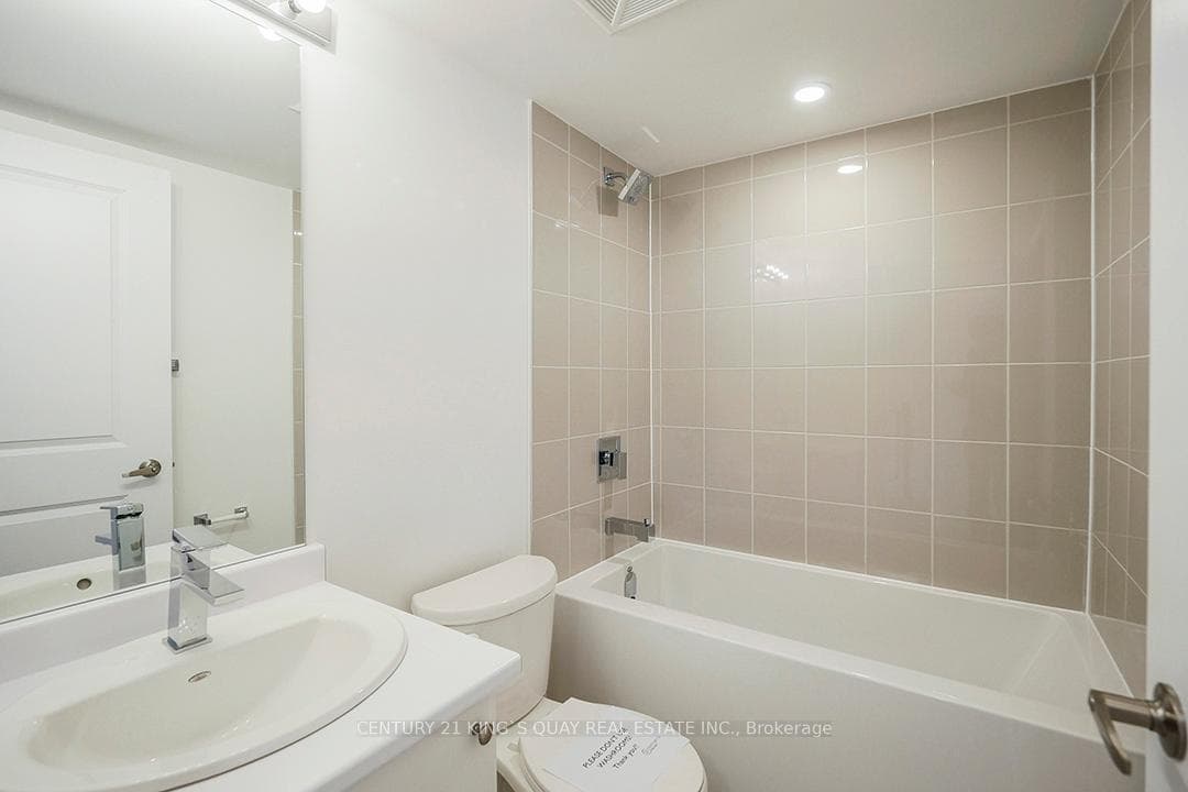 136 Covington Crescent photo 22