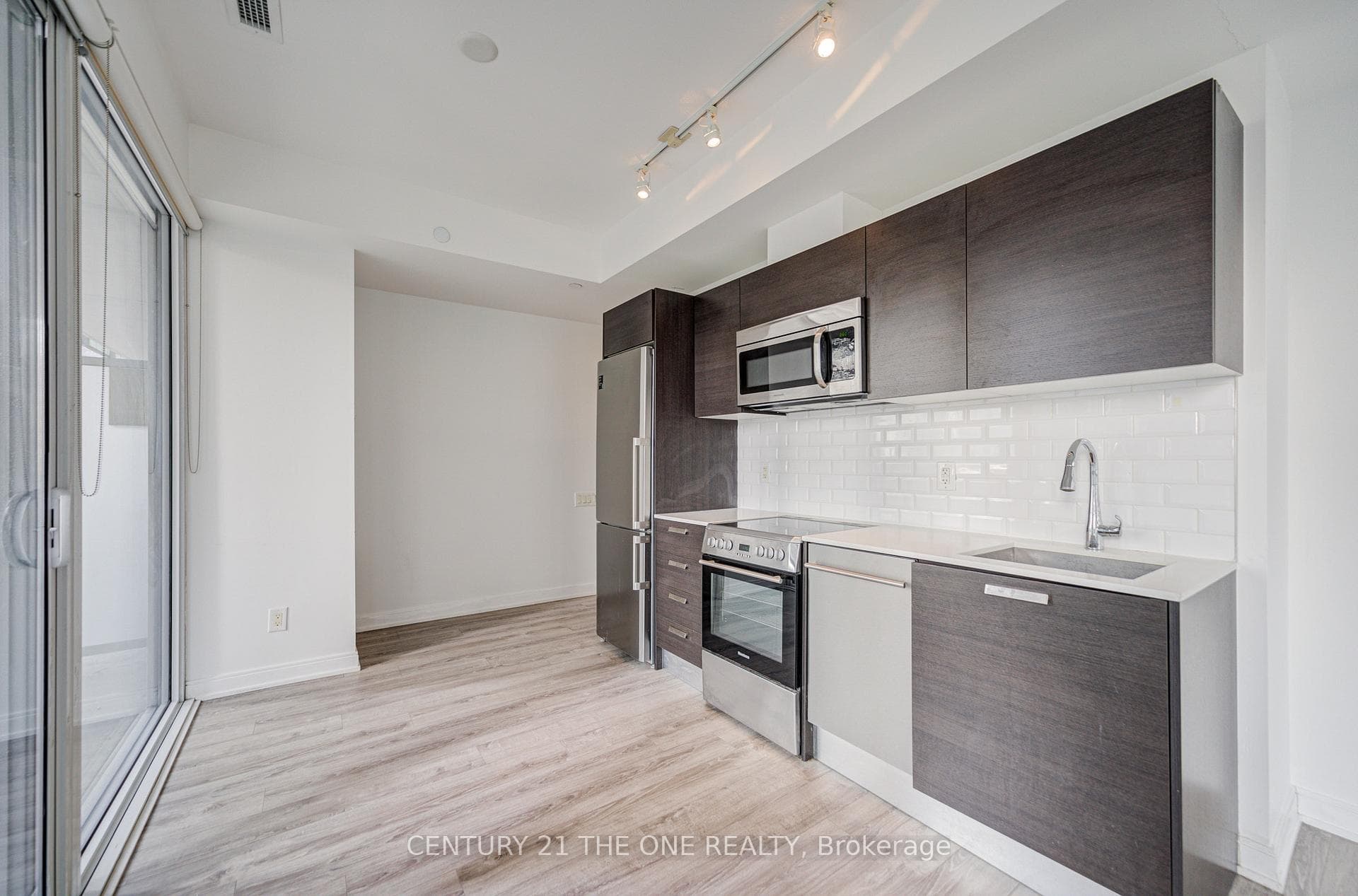 42 Charles Street Unit 902 photo 13