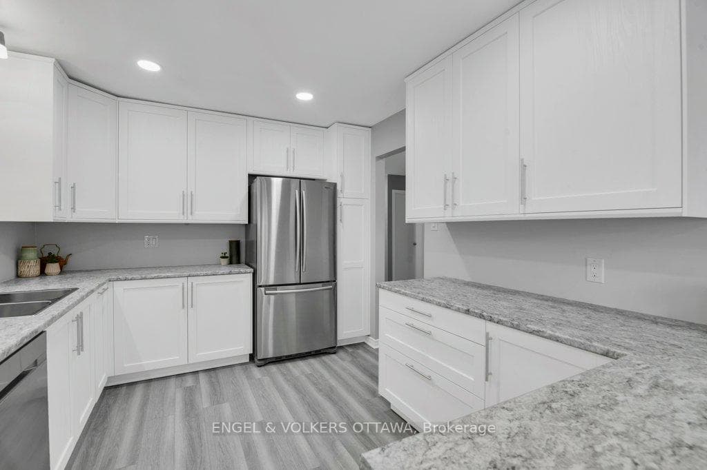 46 Bethune Court photo 13