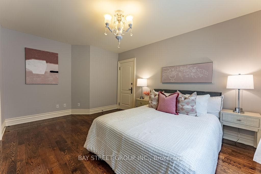 205 Greenfield Avenue photo 36