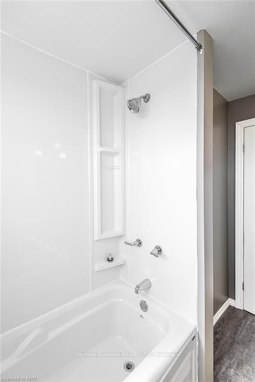 UPSTAIRS BATH