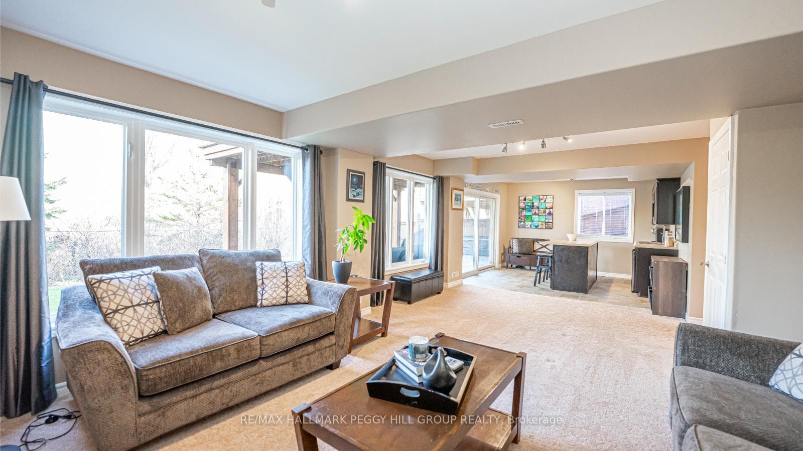 24 Thicketwood Avenue photo 17