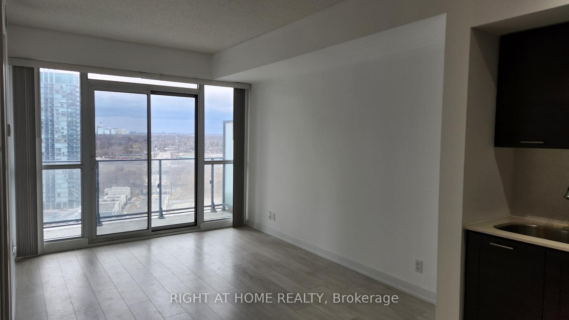 2200 Lake Shore Boulevard Unit 2205 photo 16