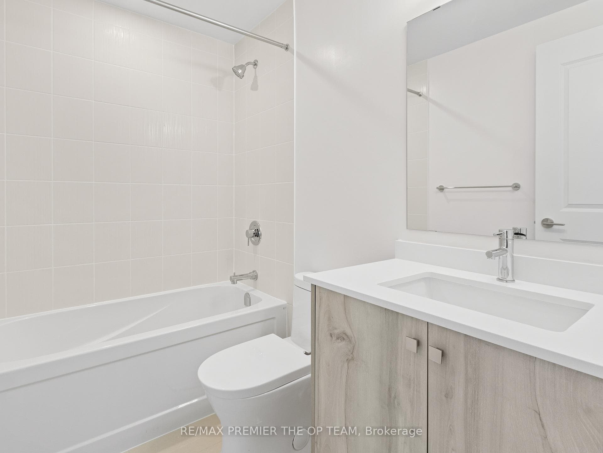 10 Gatineau Drive Unit 817 photo 4