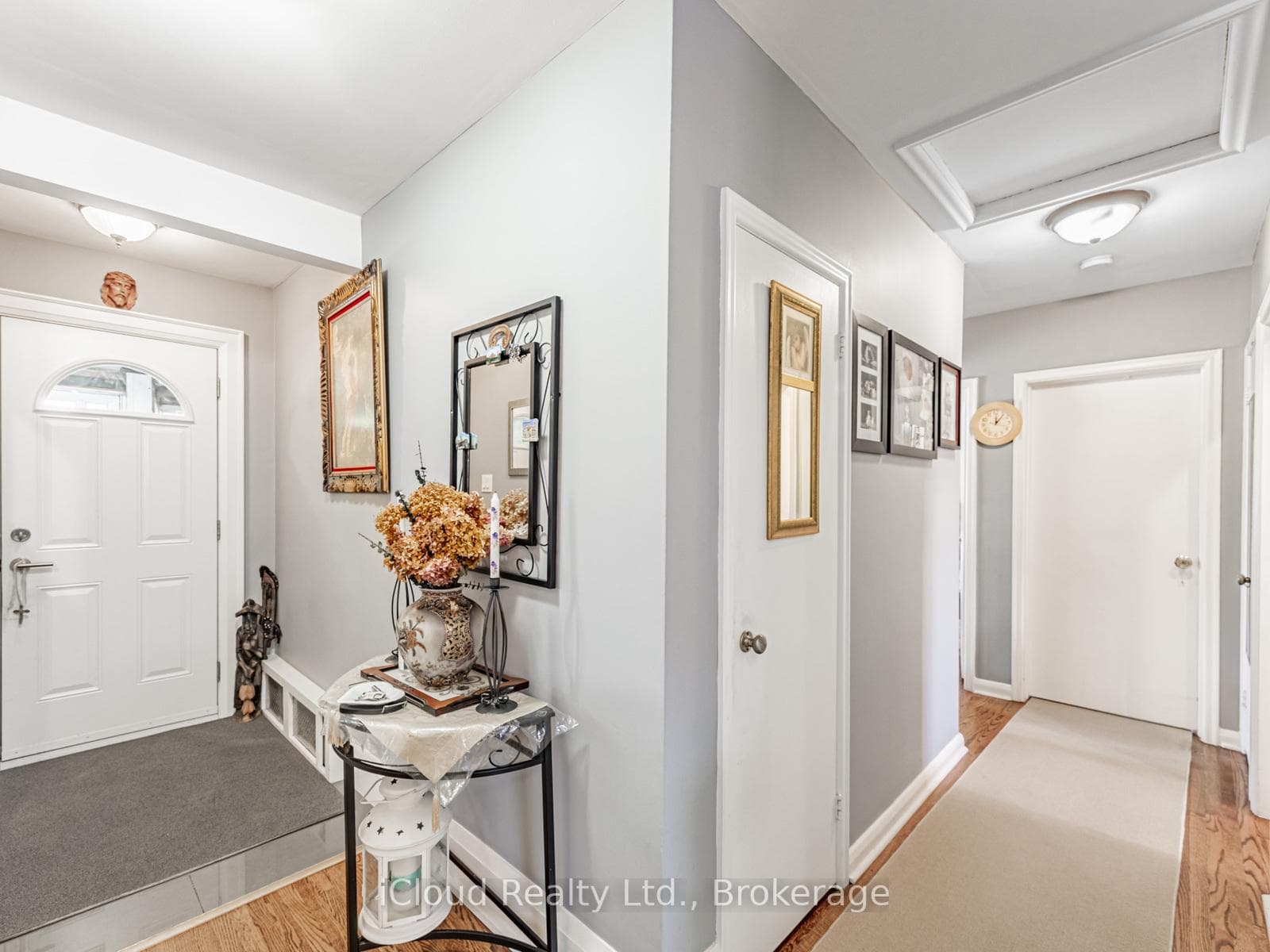 58 Janet Boulevard photo 4