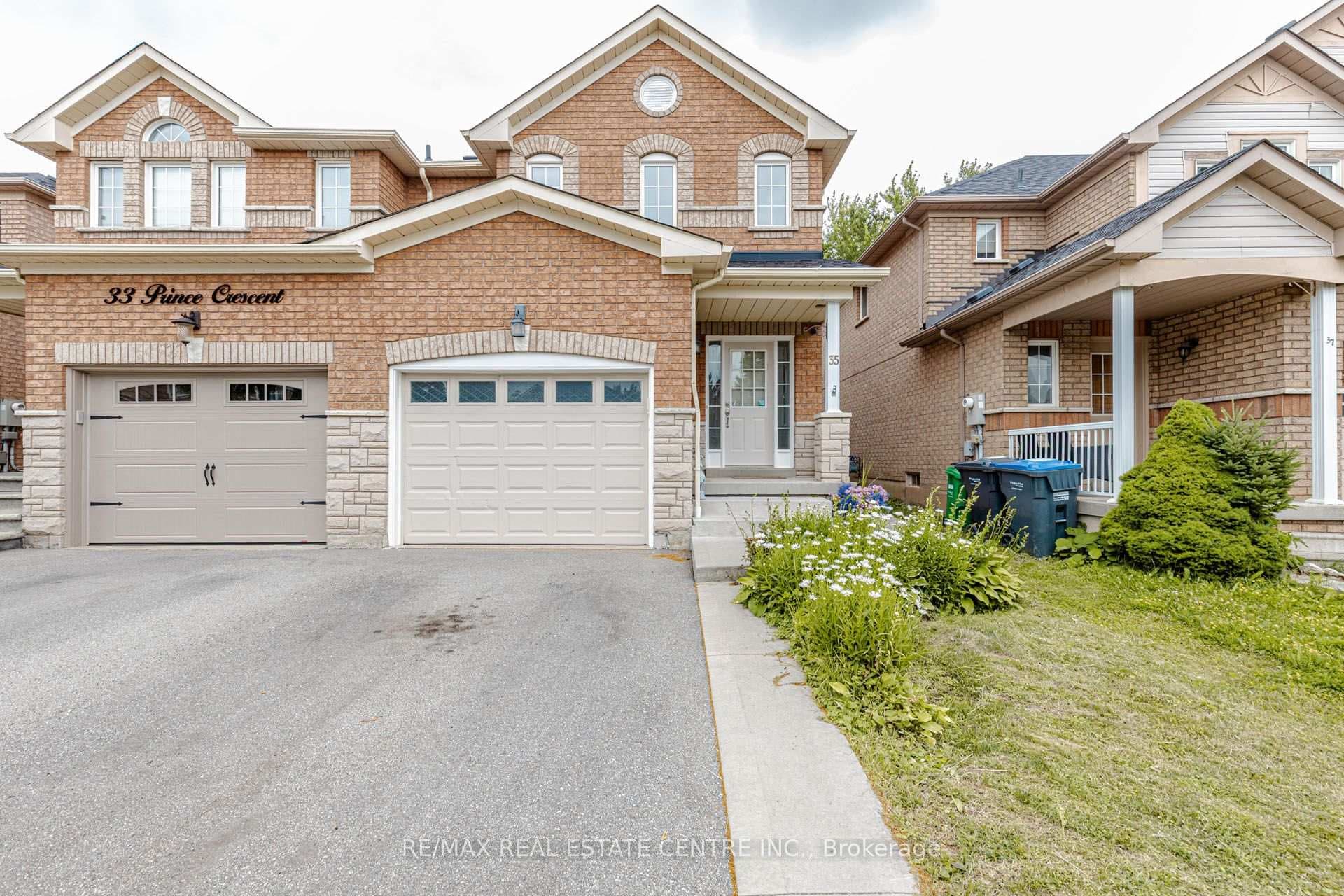 35 Prince Crescent photo 1