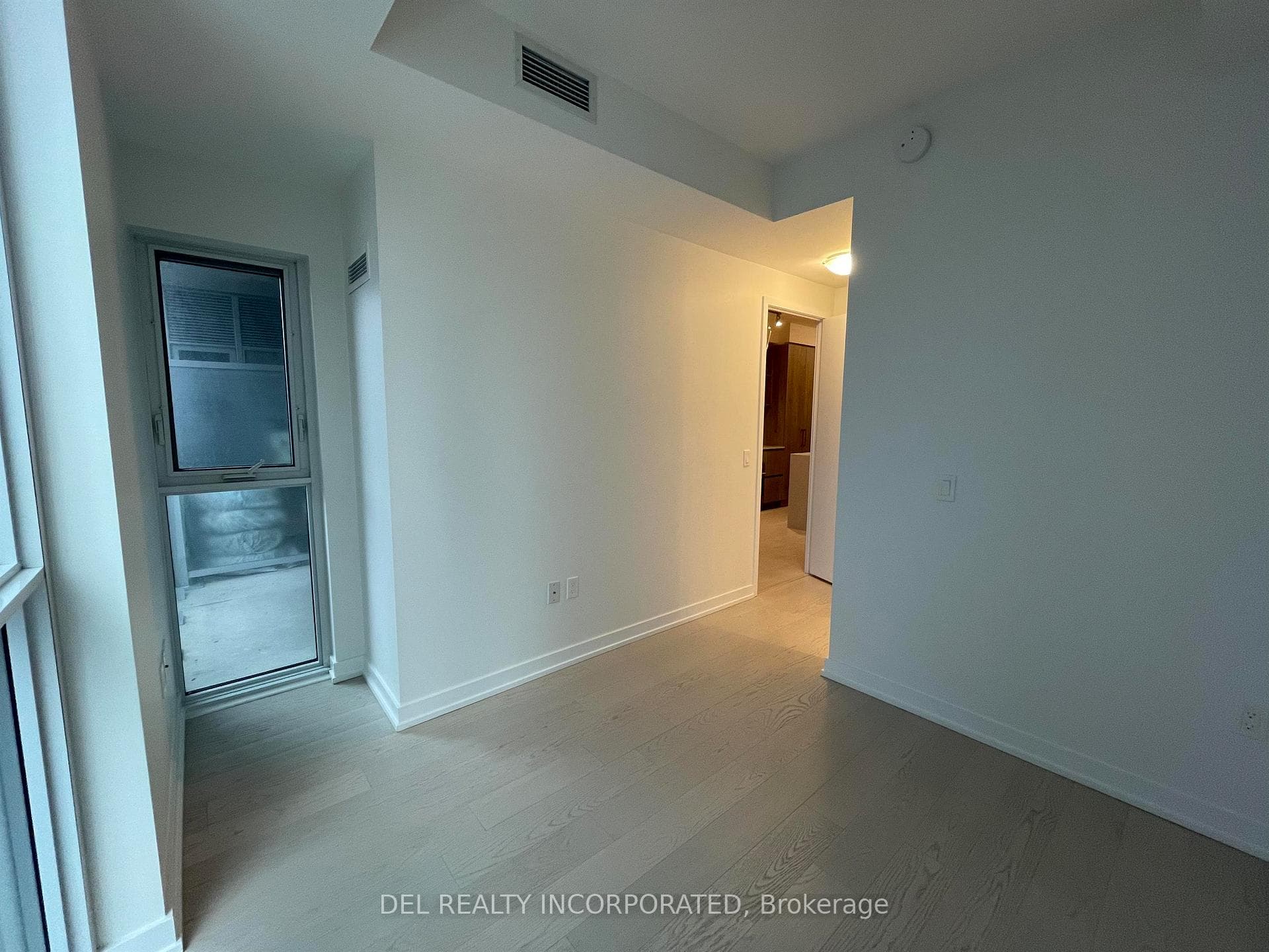 1 Yorkville Avenue Unit 1312 photo 6