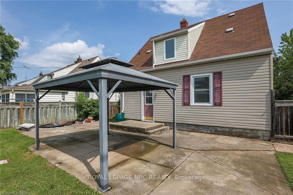 10 FIR Avenue photo 33