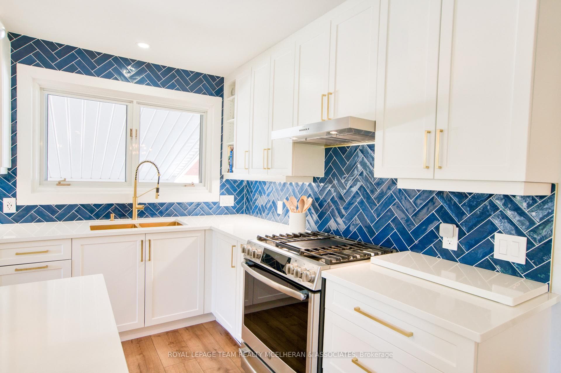 655 Browning Avenue photo 9