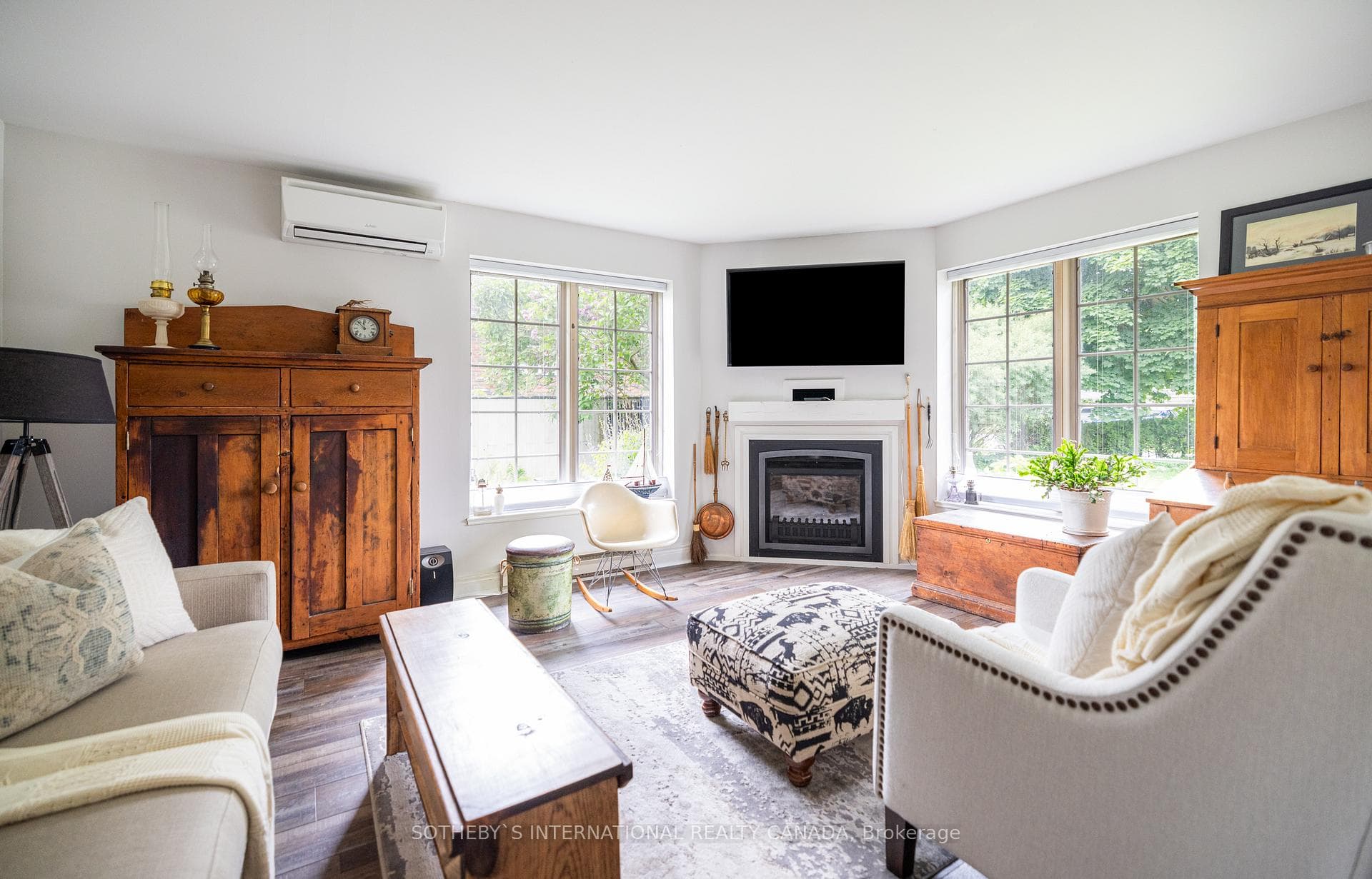 115 Robinson Street photo 5