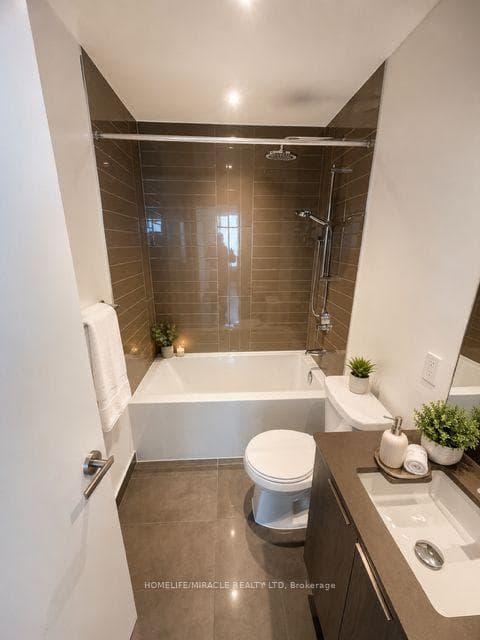 448 Burnhamthrope Road Unit 6607 photo 2