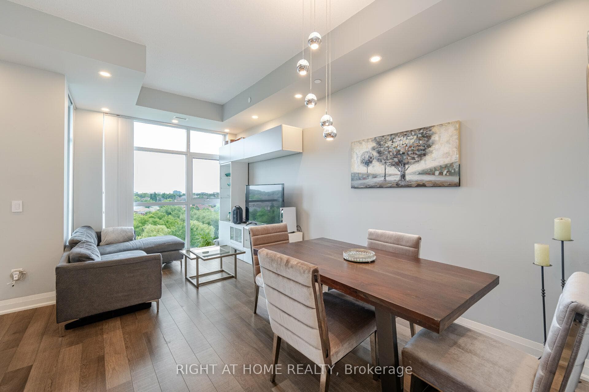8763 Bayview Avenue Unit 727 photo 4