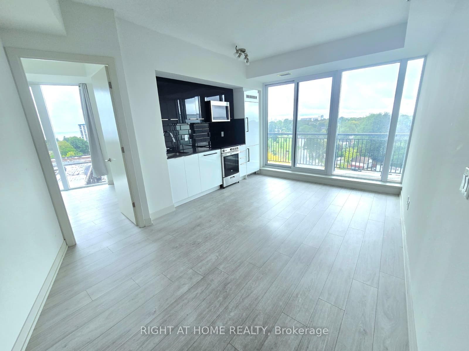 90 Glen Everest Road Unit 718 photo 7