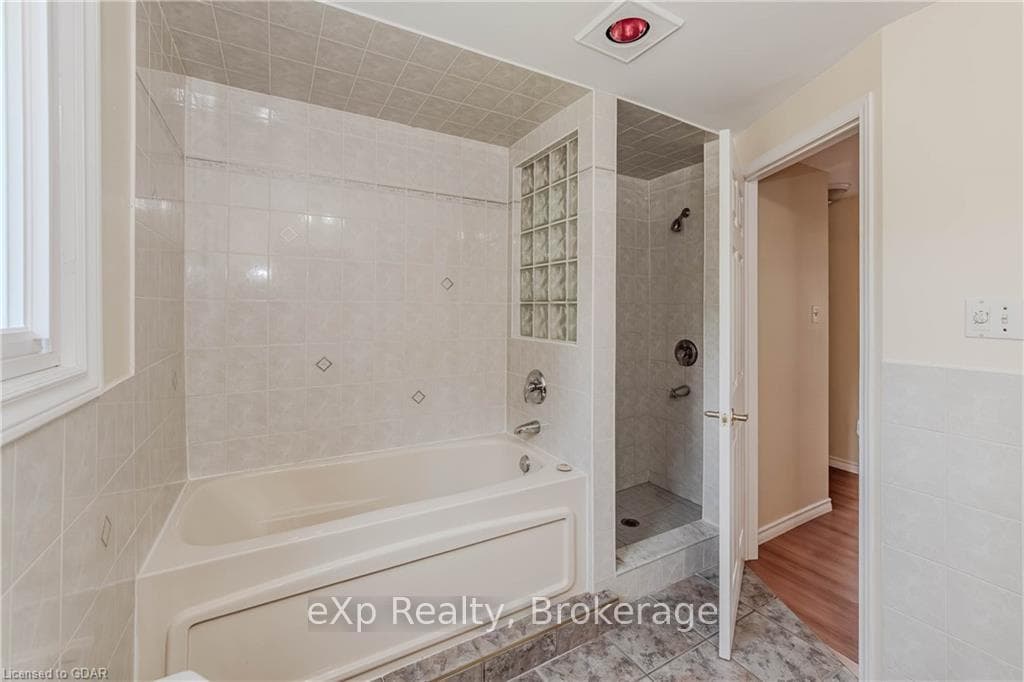 30 GATEWAY Drive photo 24