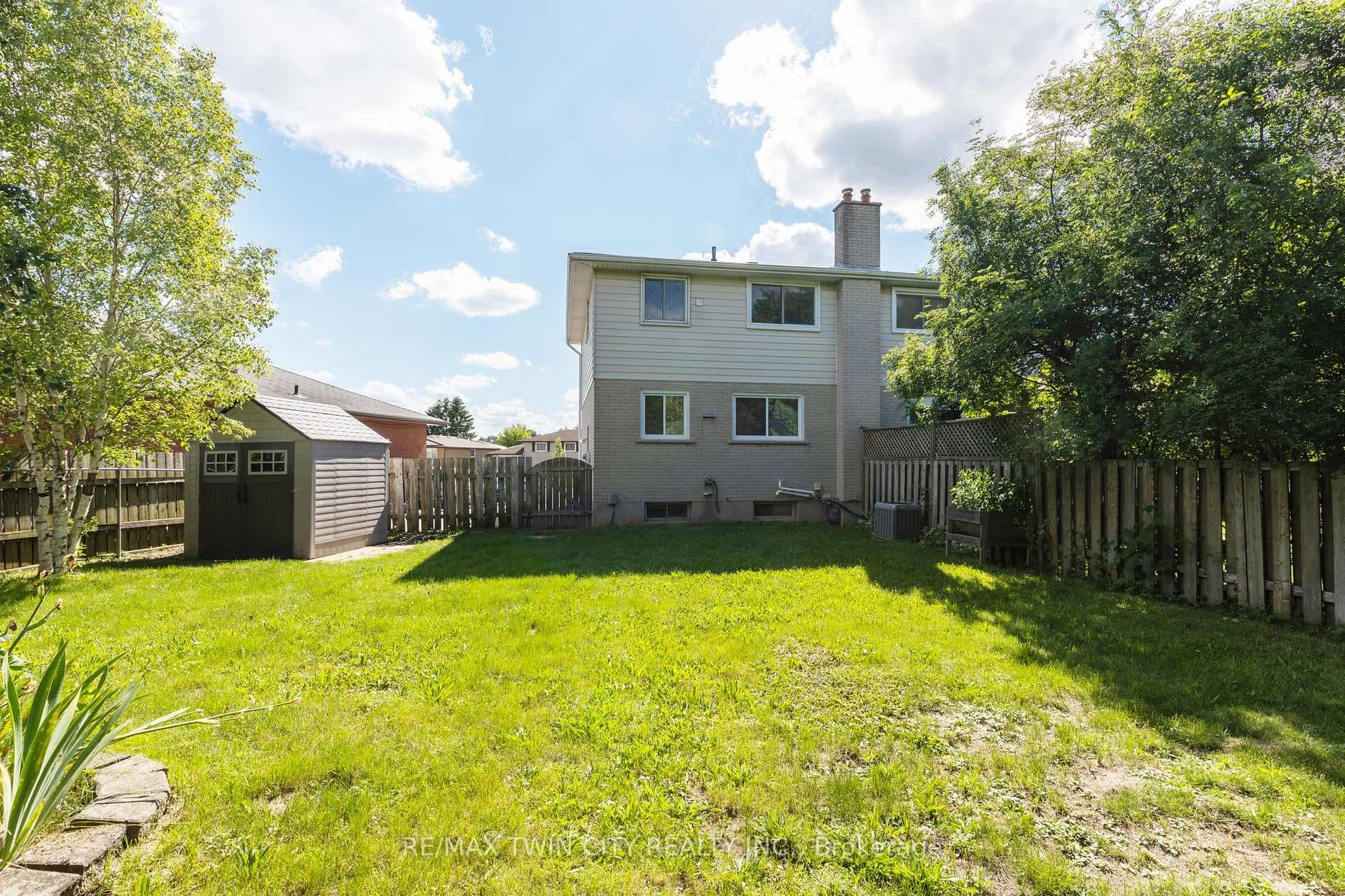 140 Thunderbird Drive photo 16