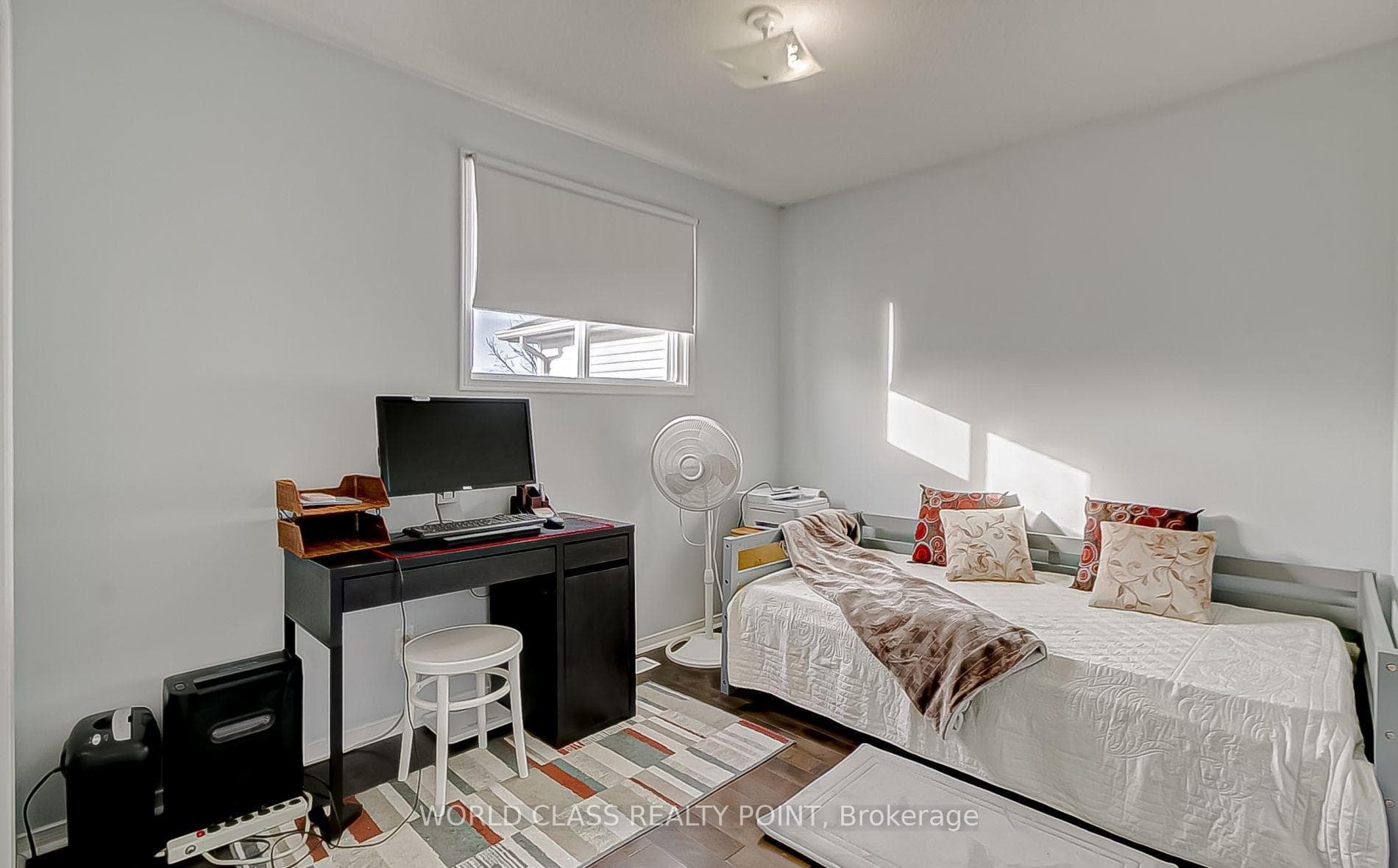 471 Cobblehill Drive Unit (Upper Portion) photo 16