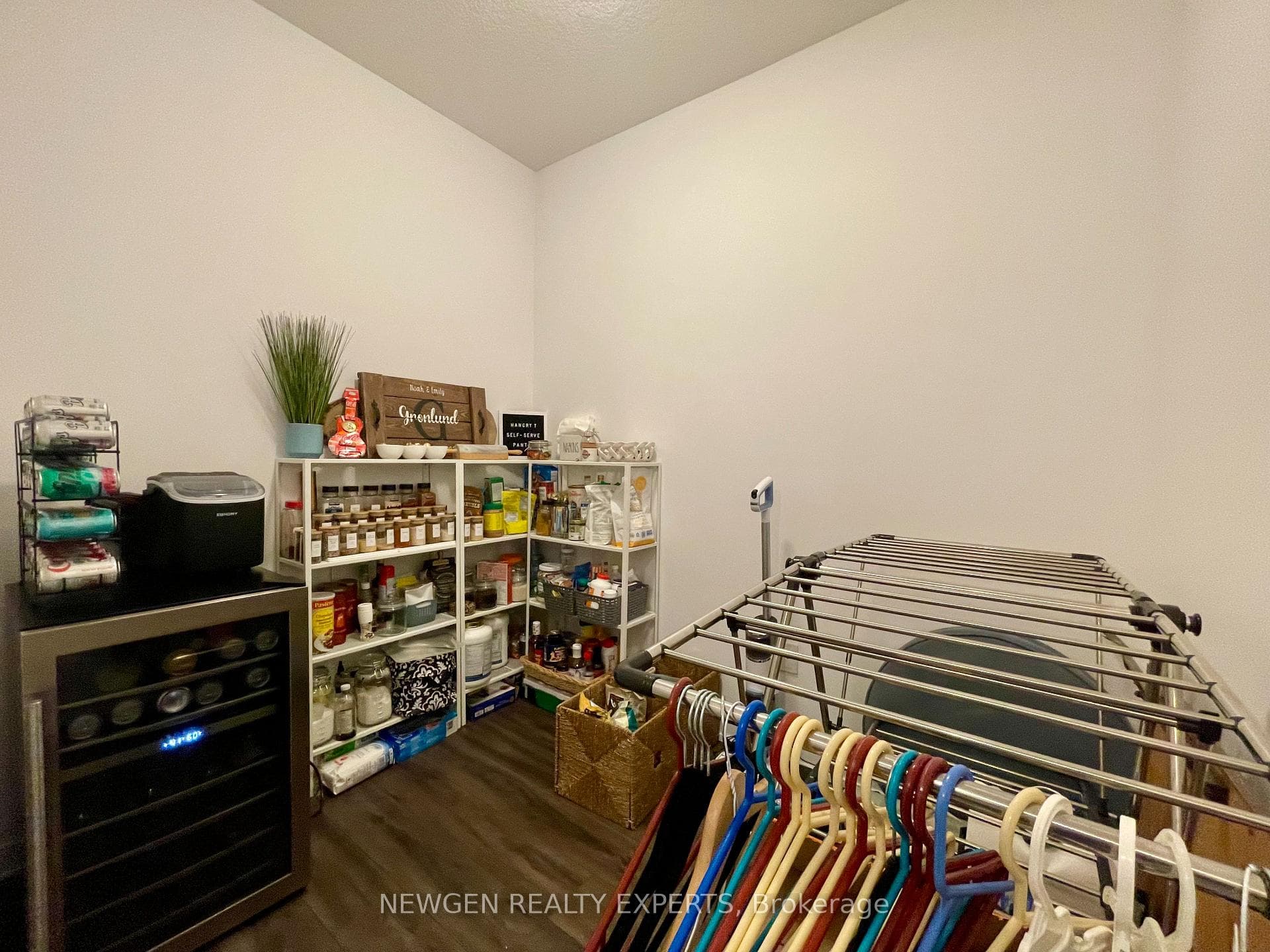 460 Dundas Street Unit 220 photo 19