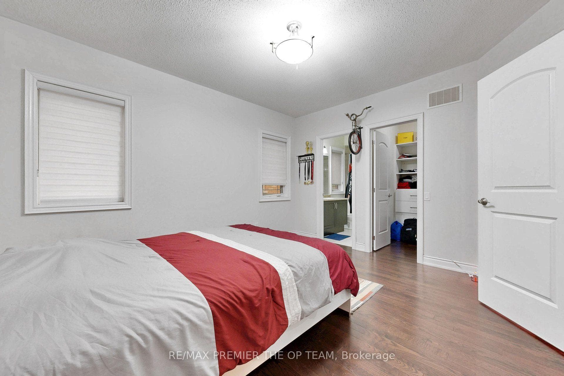 60 Chesney Crescent photo 27