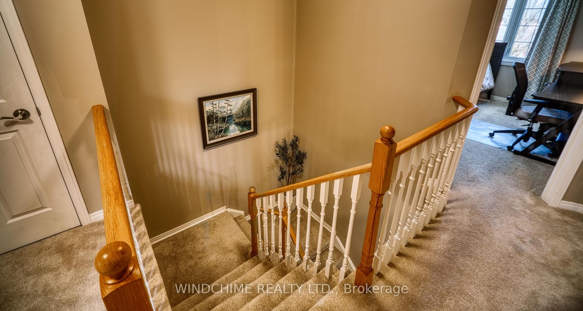 783 Walpole Crescent photo 35