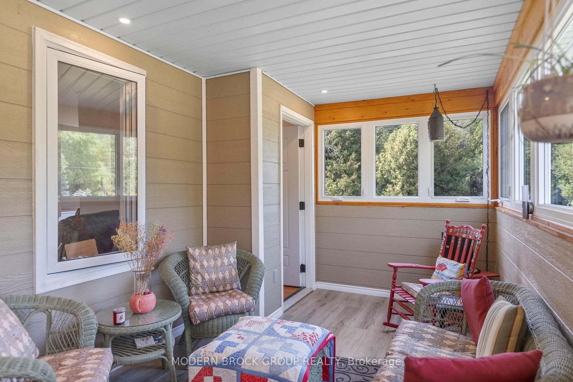 Year round porch area