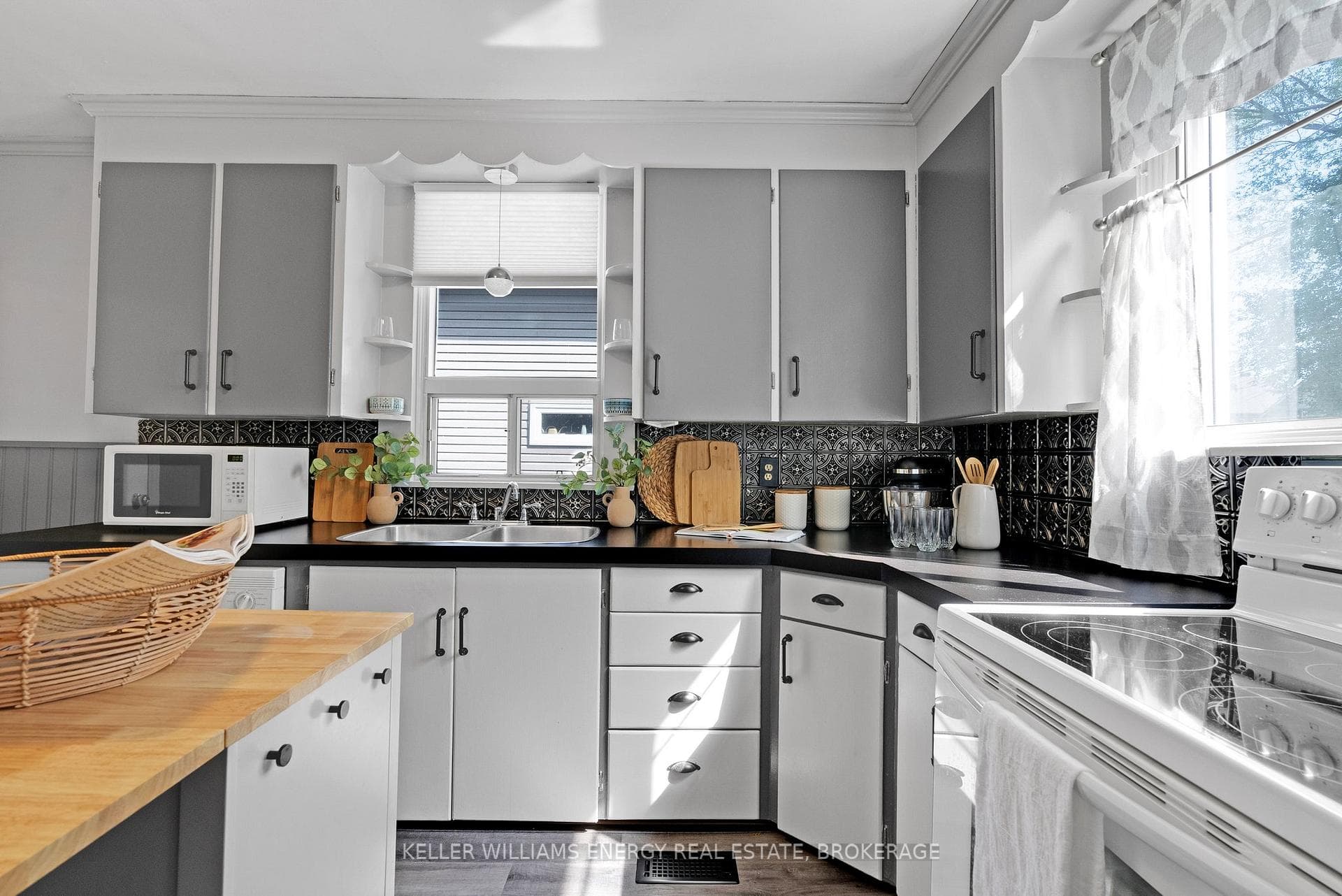 139 Clarke Street photo 9