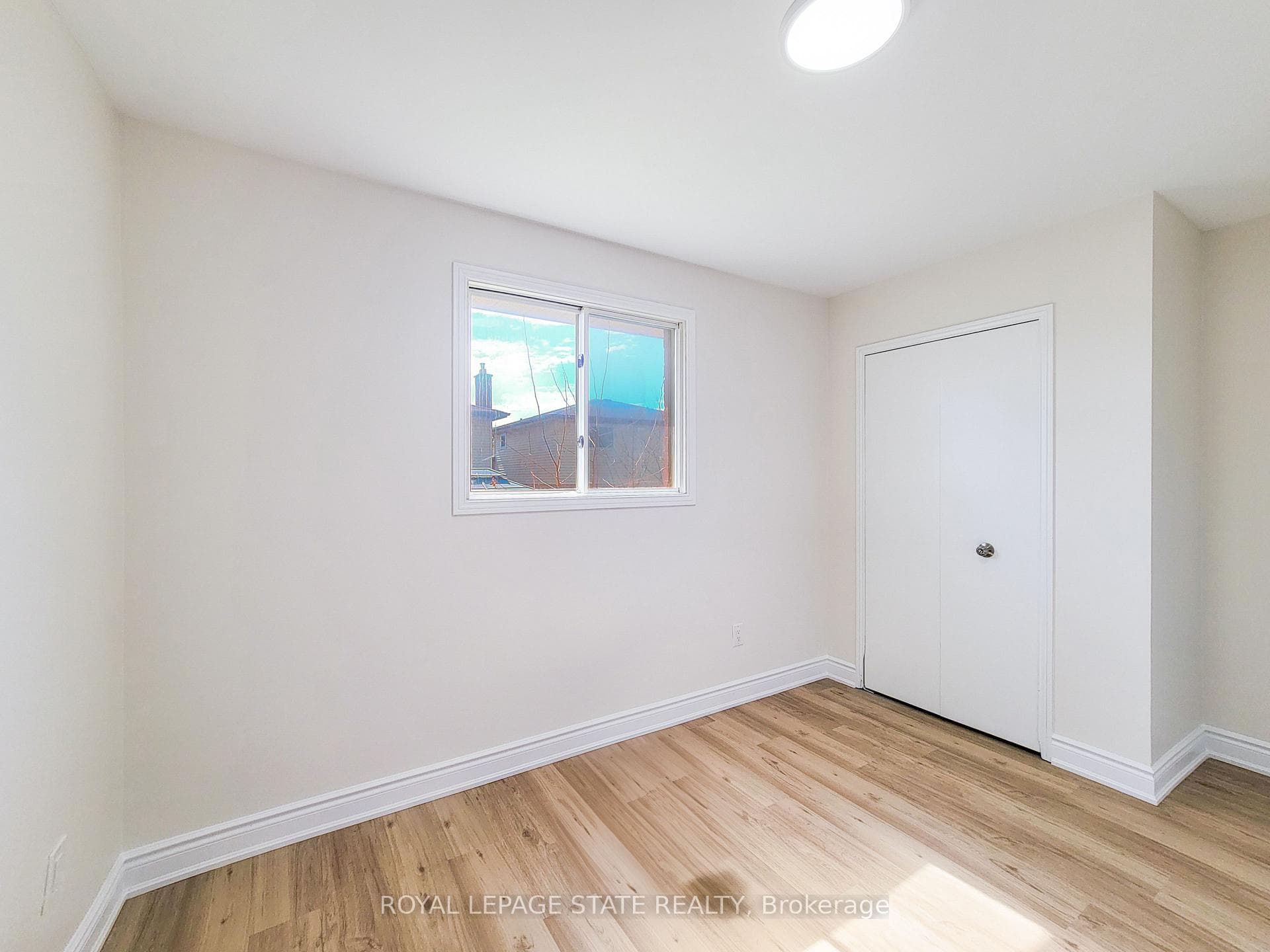 216 Ravenbury Drive photo 22