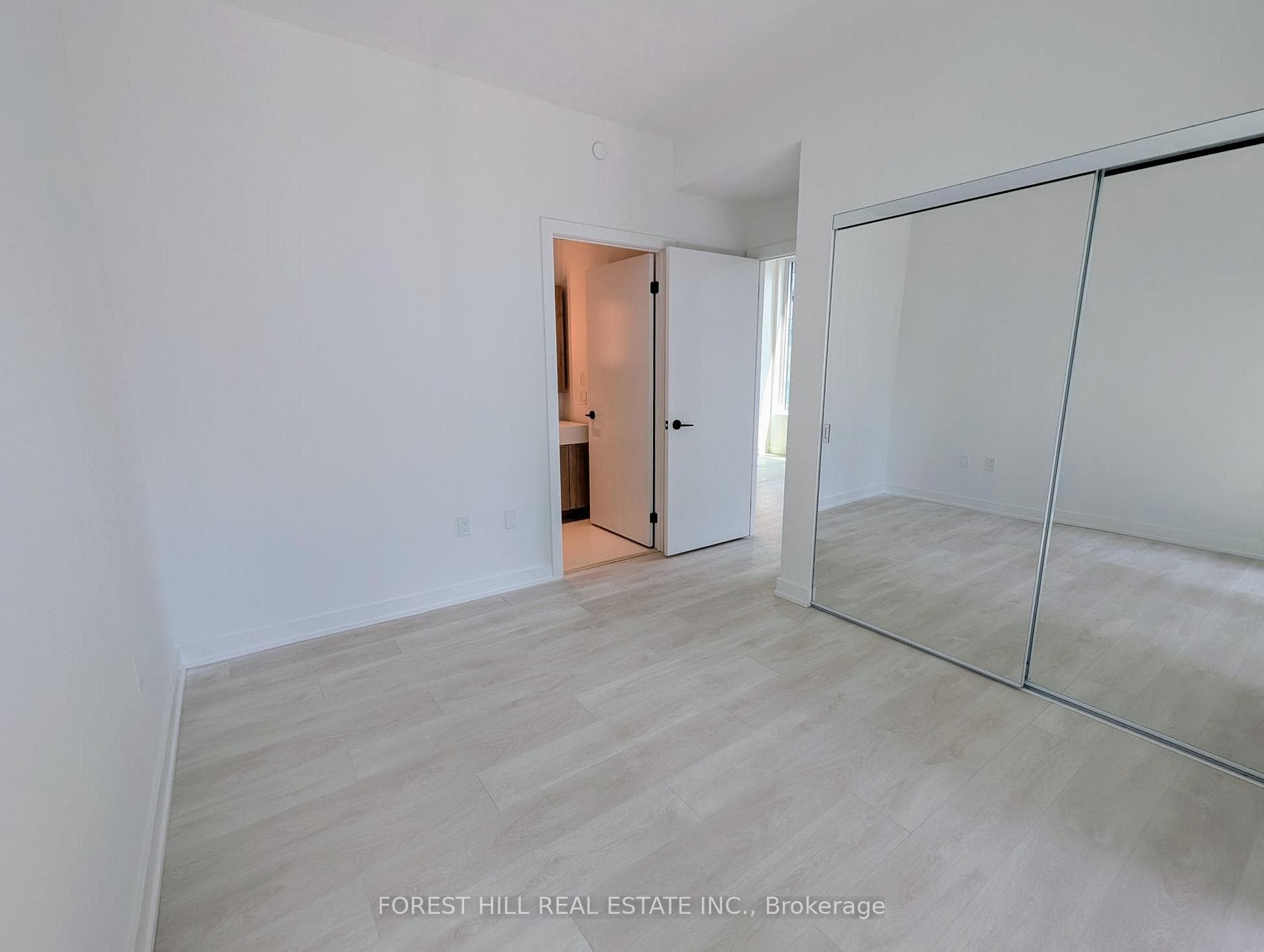 117 Broadway Avenue Unit 2302 photo 14