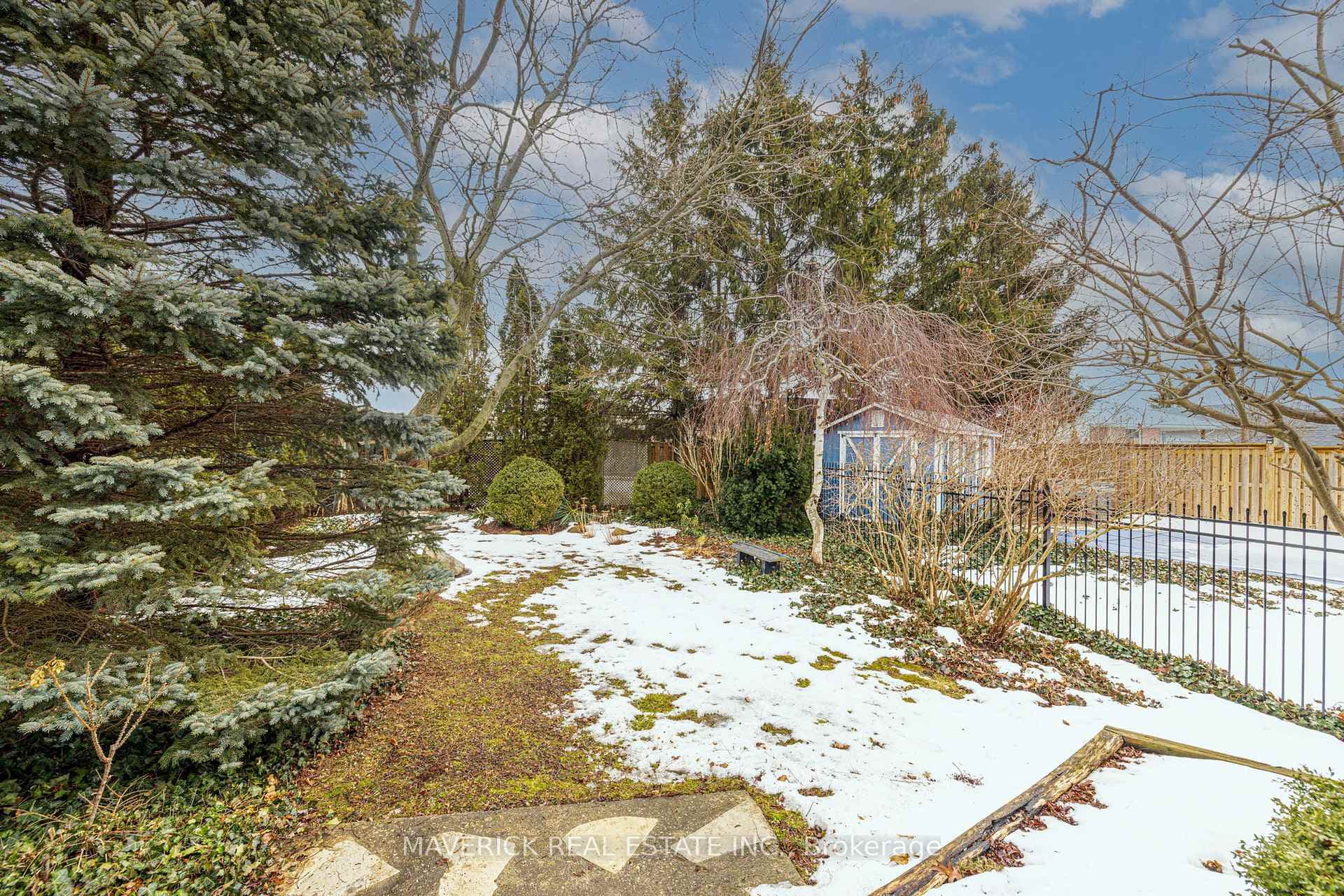 98 Carrie Crescent photo 31