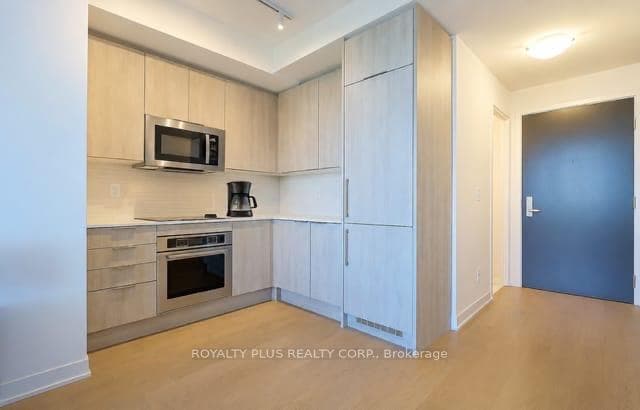 181 BEDFORD Road Unit 710 photo 11
