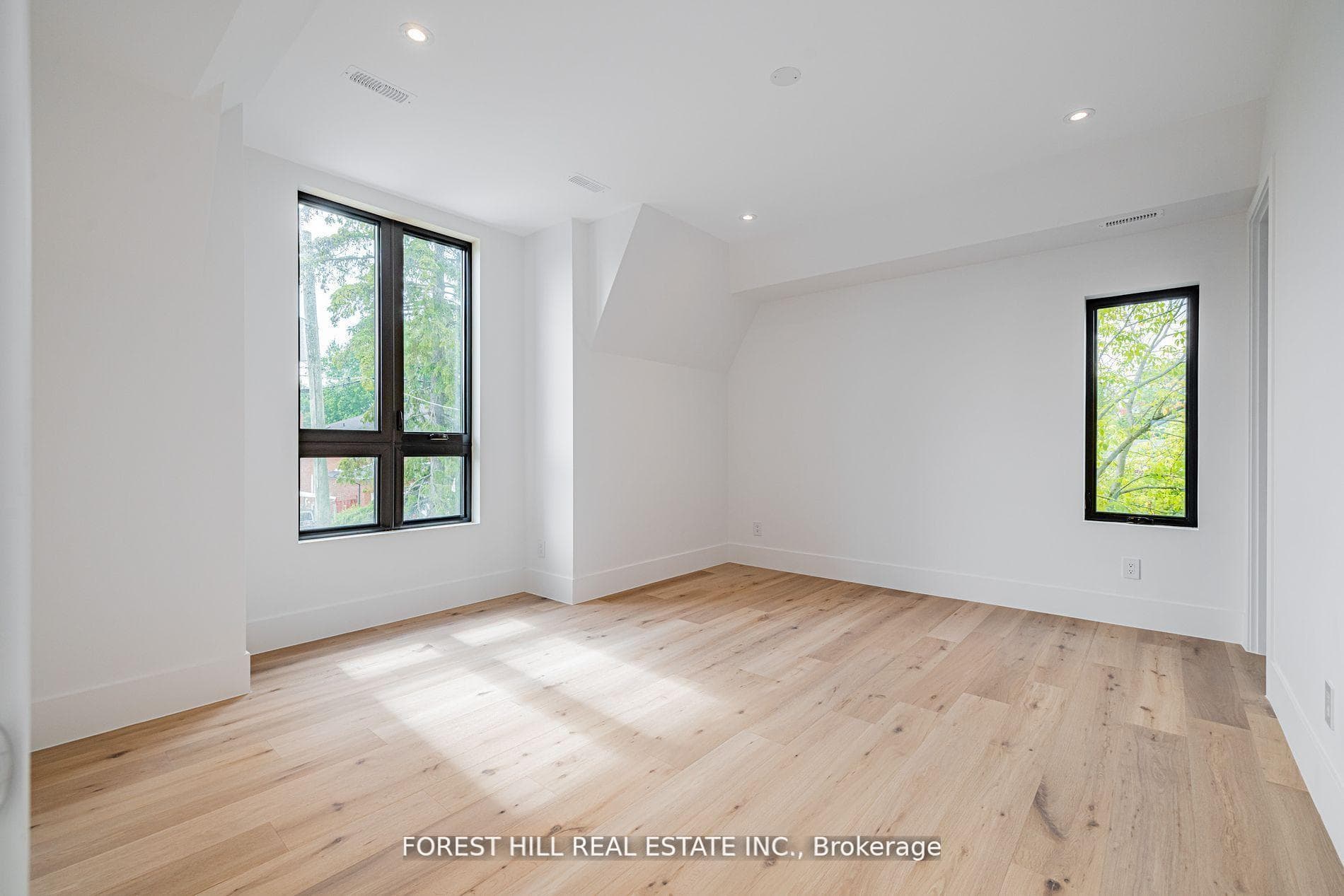 105 Castle Hill Drive photo 40