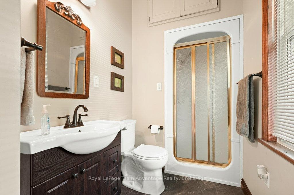 main floor 3pc Bathroom
