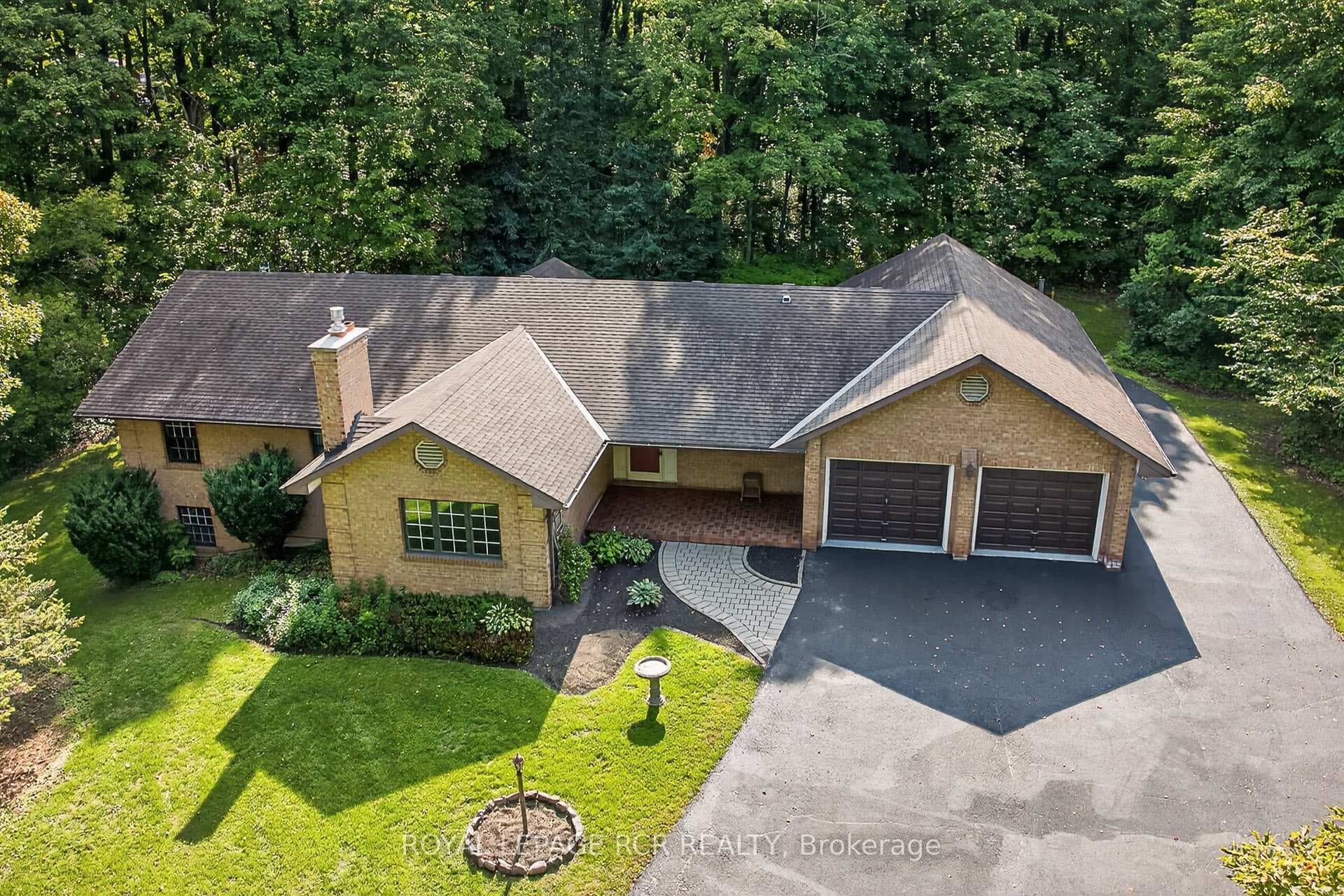 391 Goodwood Road photo 13