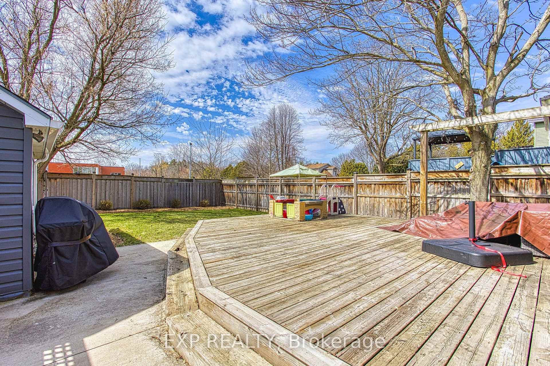 26 Clara Crescent photo 32