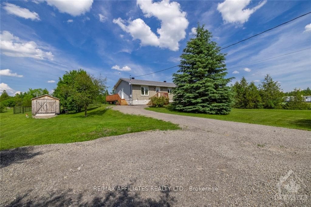 595 BOLTON Road photo 2