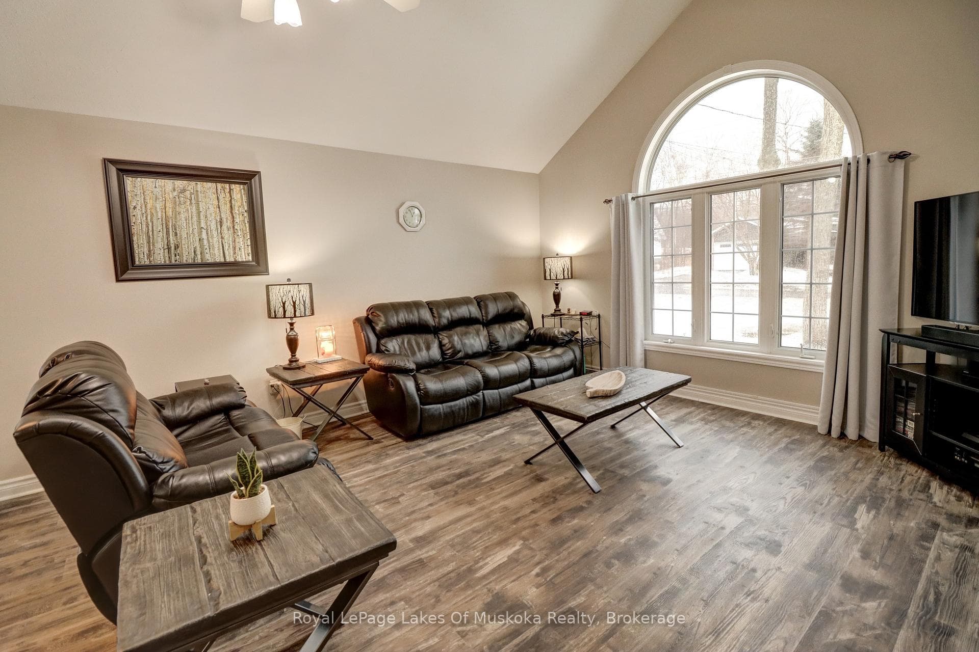 30 Shaw Crescent photo 6