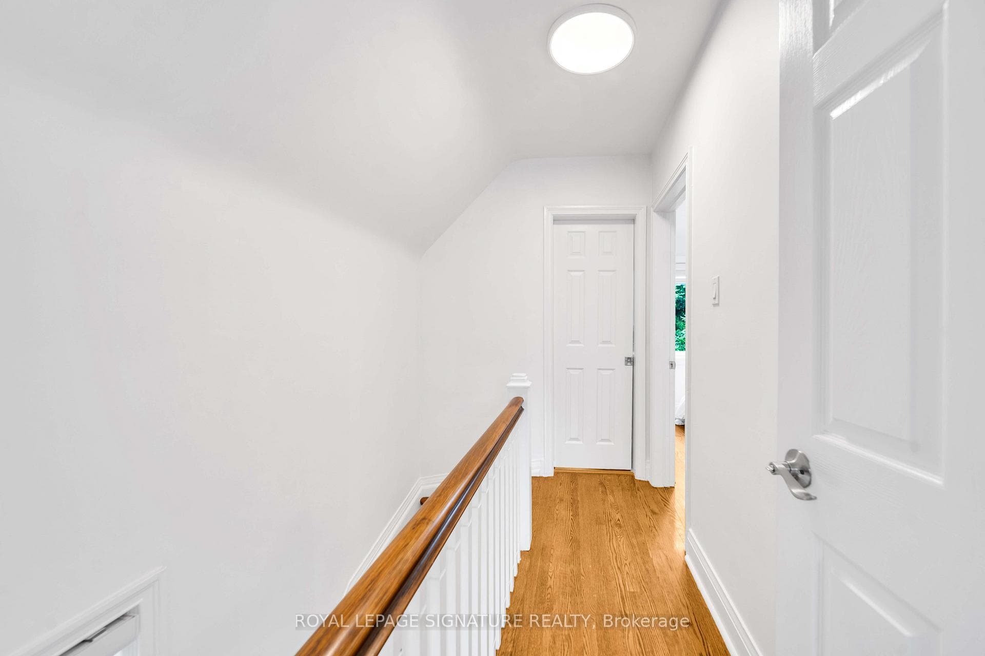 132 Glenvale Boulevard photo 12