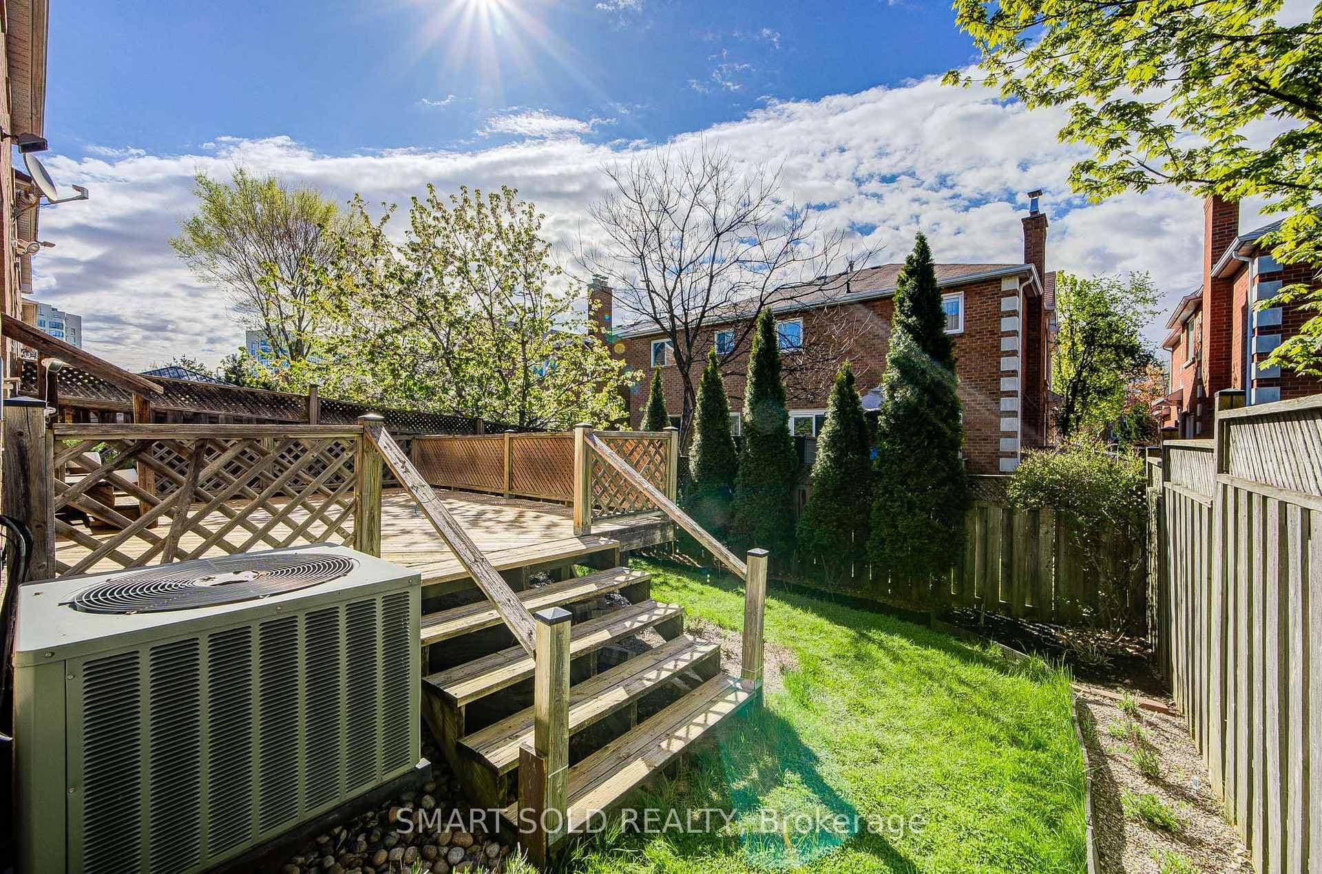 123 Thornway Avenue photo 42