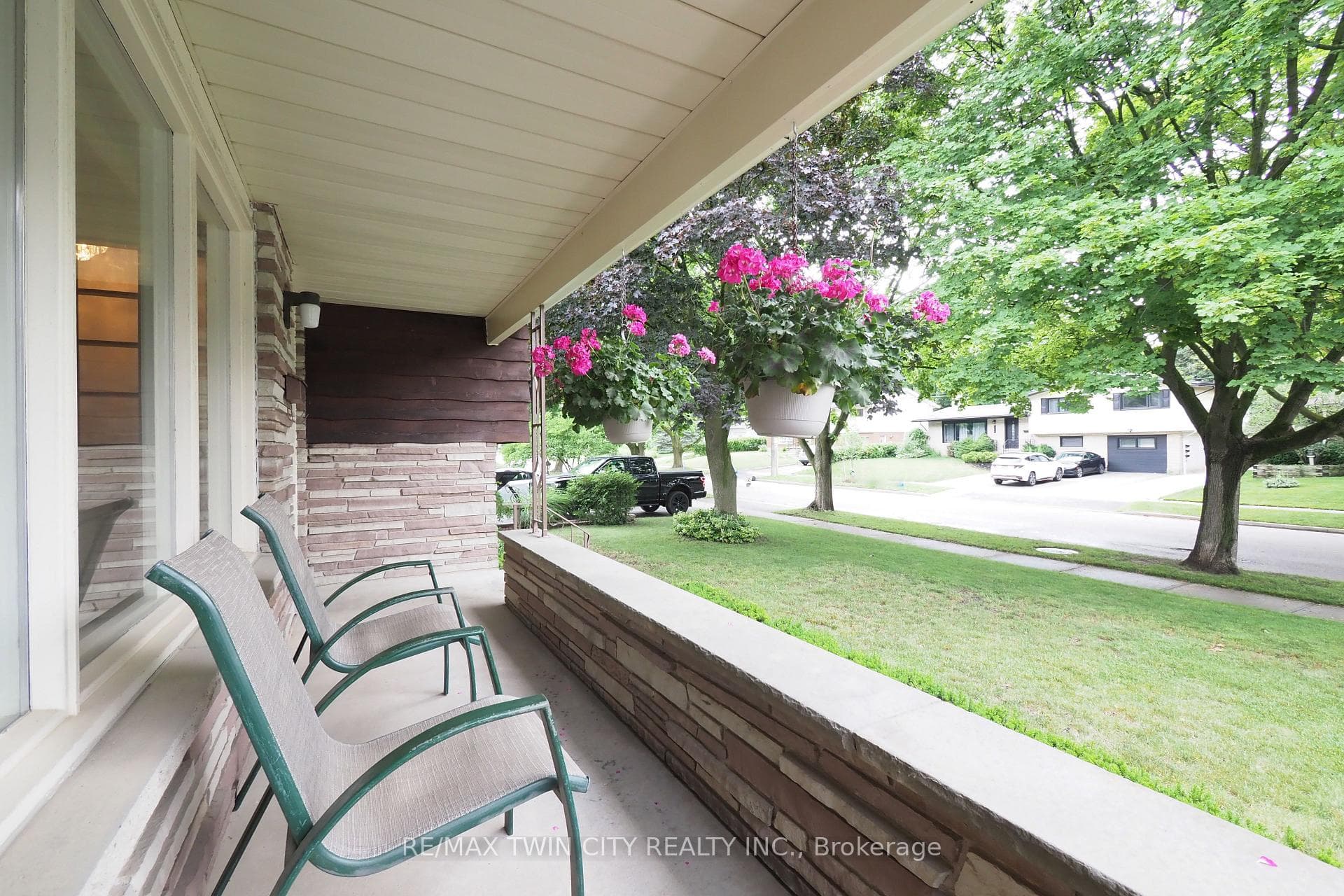 401 Forest Hill Drive photo 5