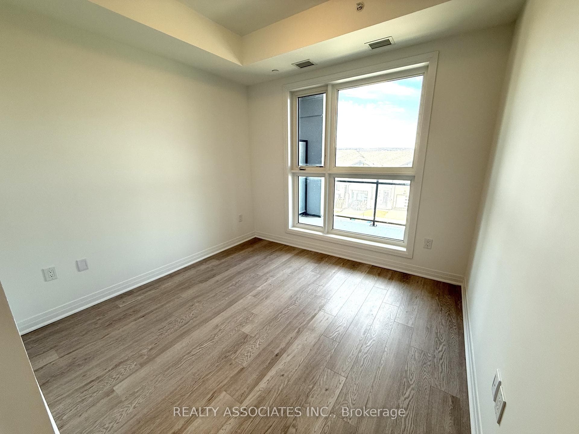 490 Gordon Krantz Avenue Unit 304 photo 7