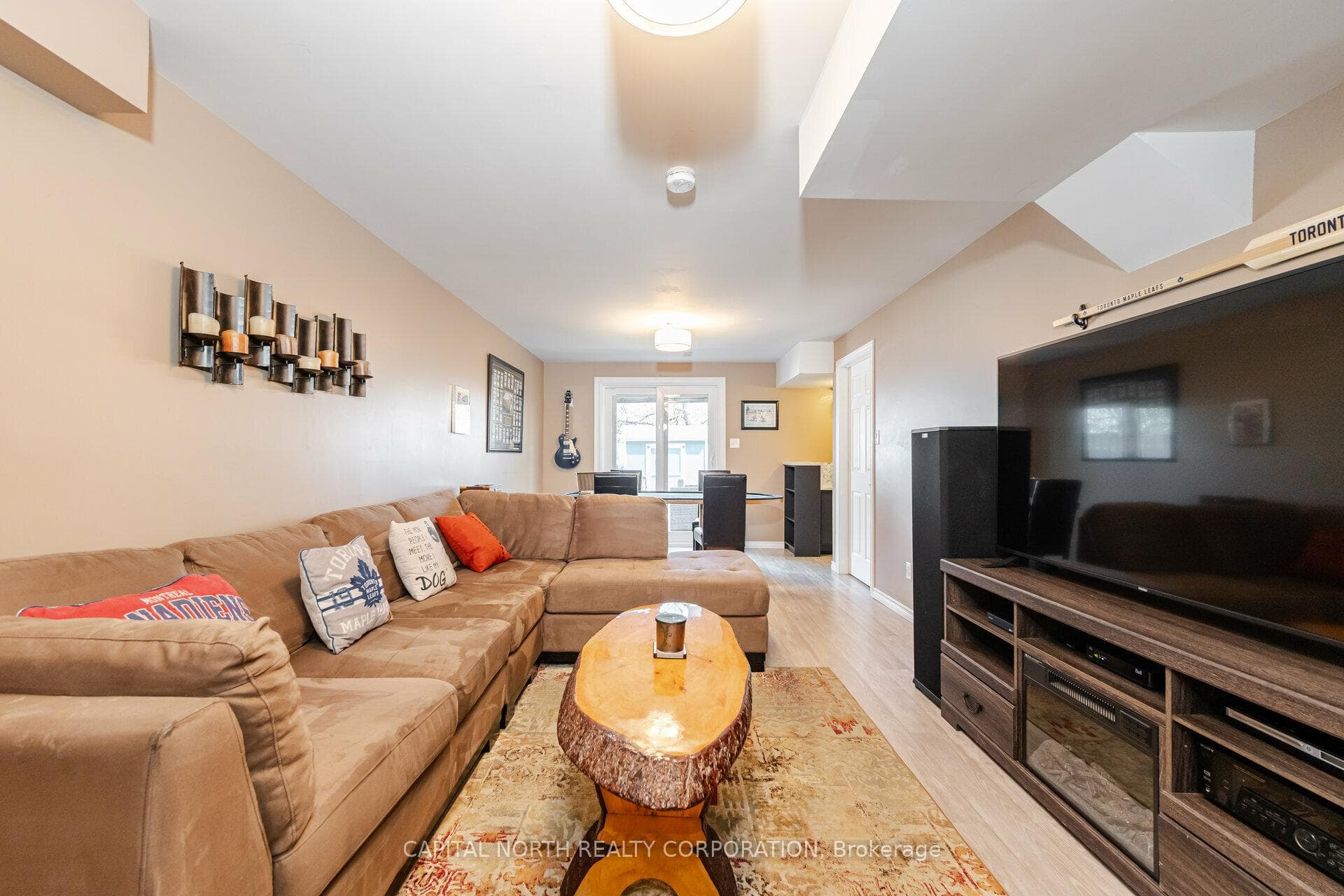 140 Ashurst Crescent photo 19