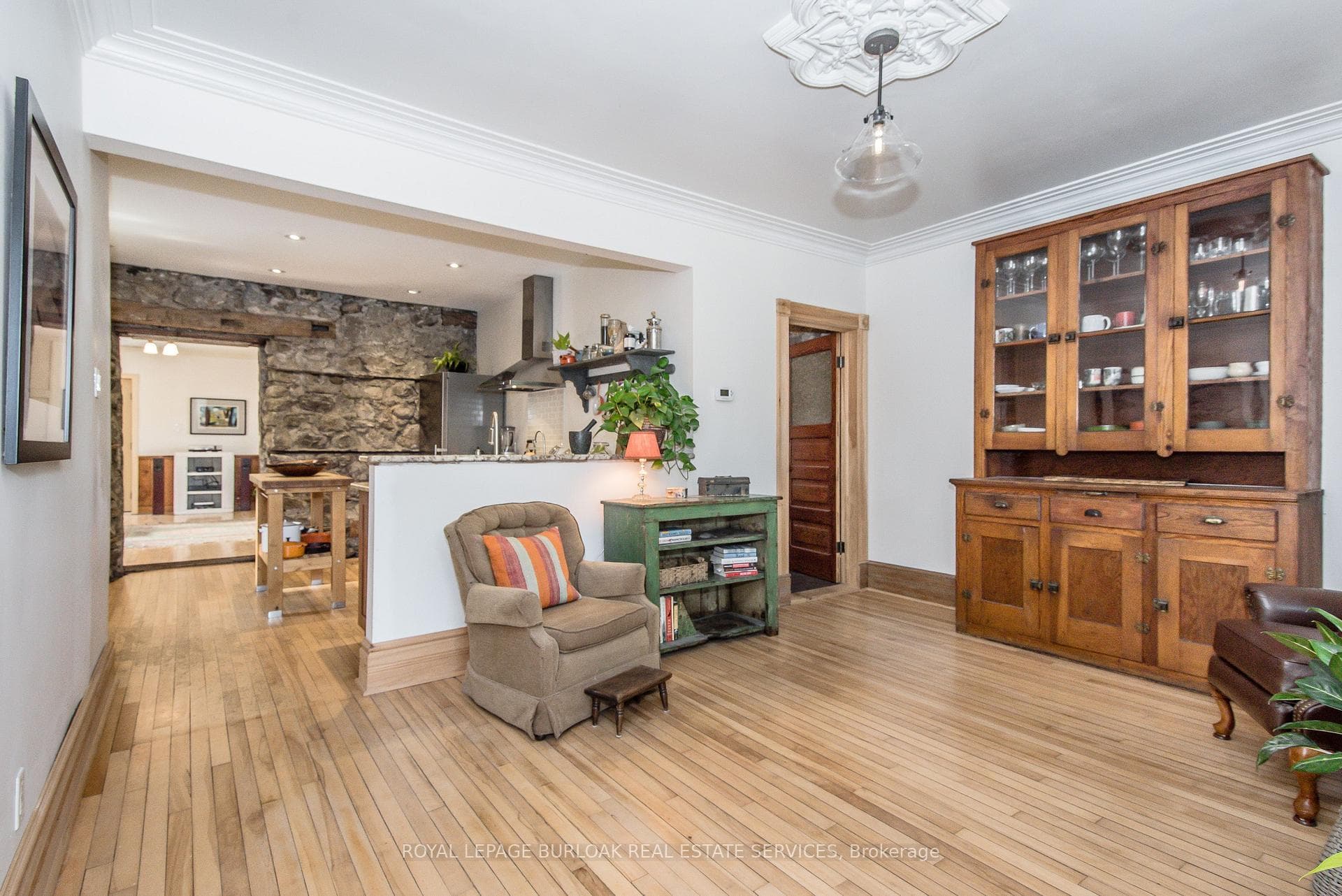 1608 Clyde Road photo 12