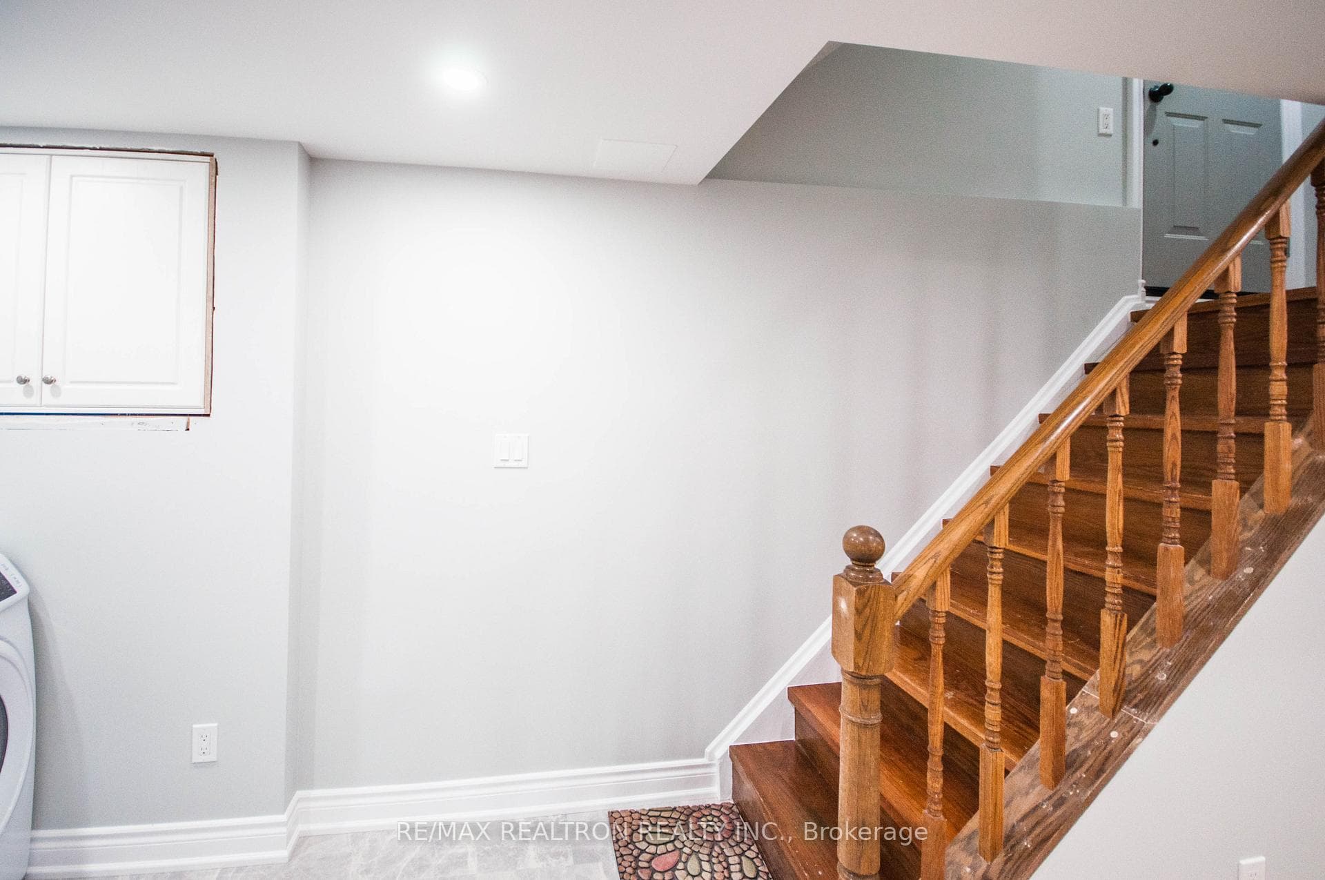 87 Garham Crescent photo 4