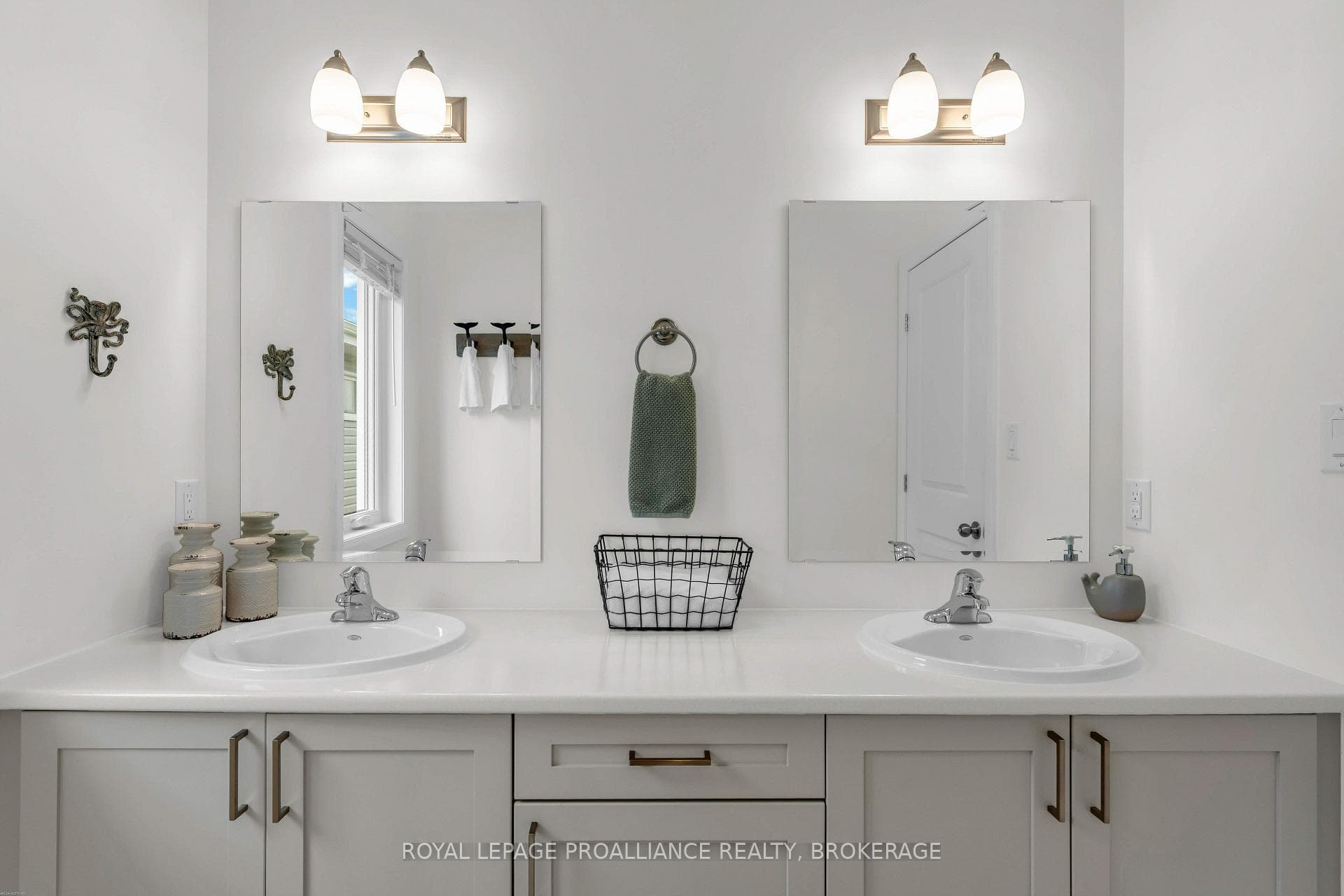 24 Walden Pond Drive photo 40