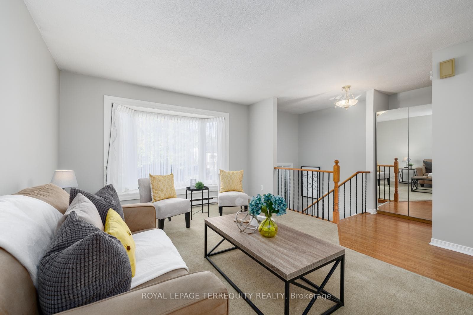 165 Londonderry Street photo 15