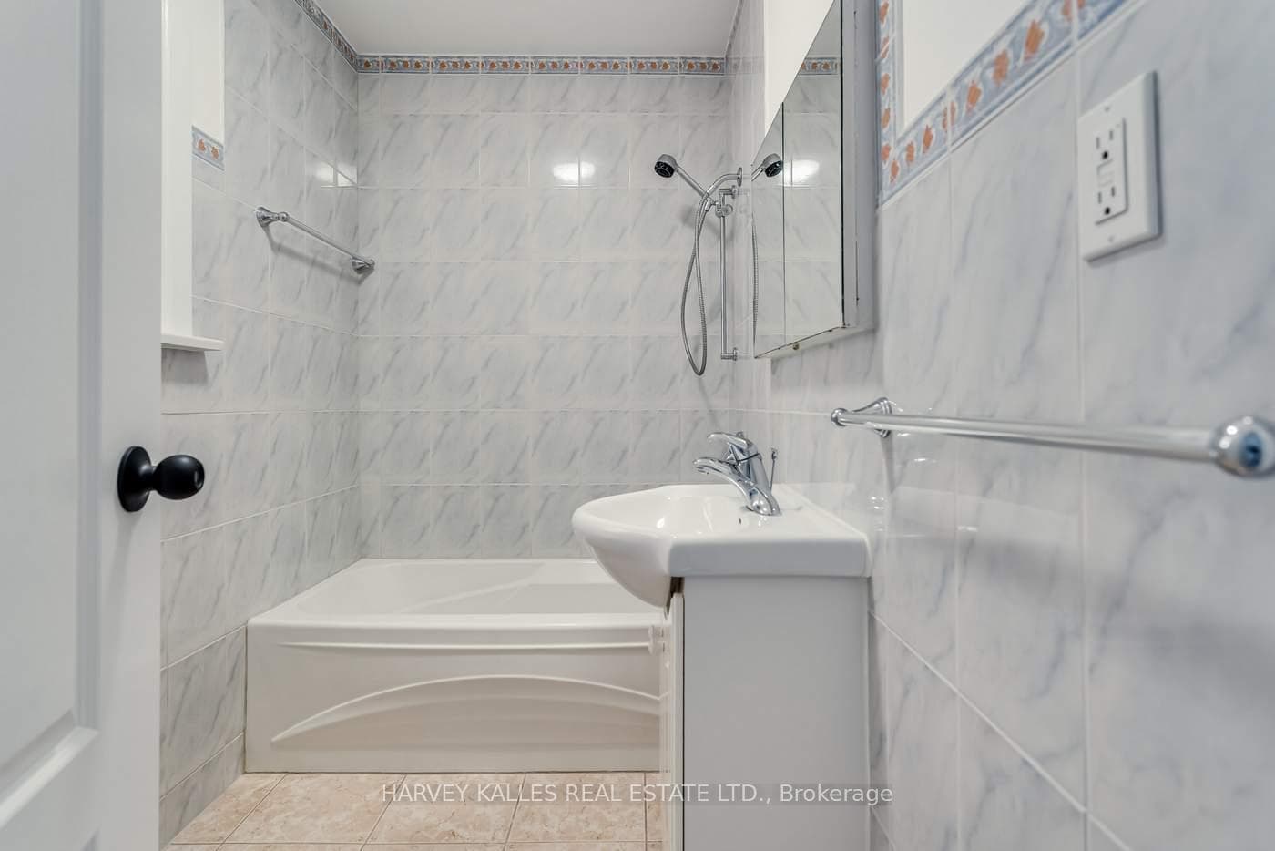 7 Mulberry Crescent photo 11