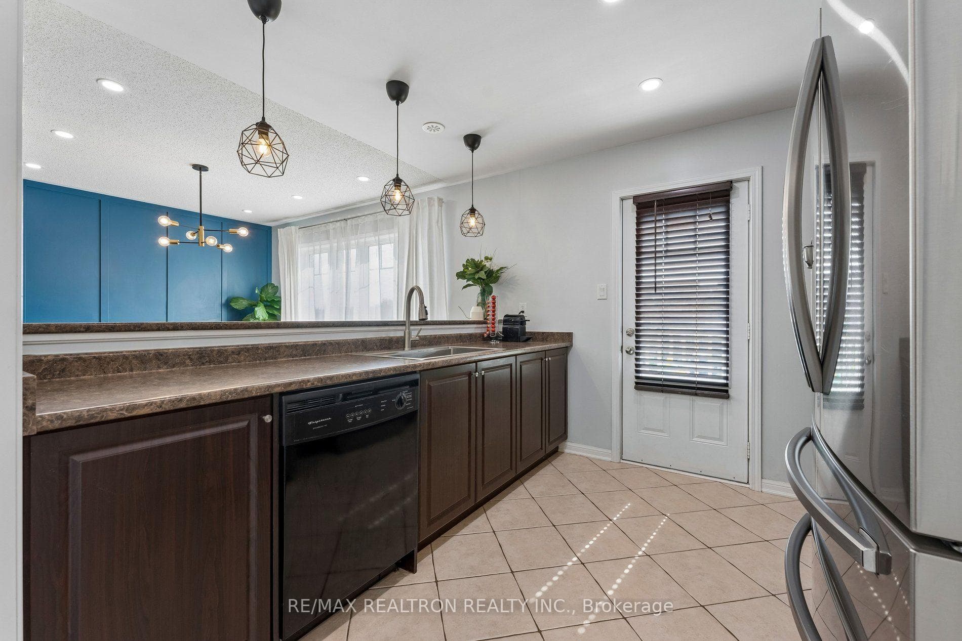 800 Fowles Court photo 23