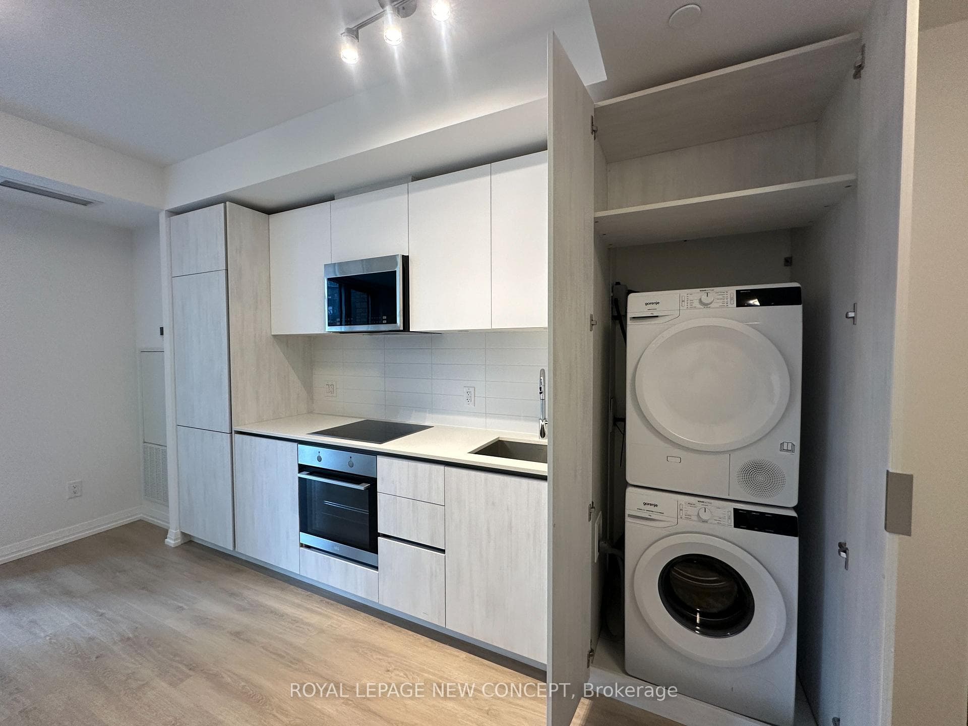 8 Widmer Street Unit 606 photo 9